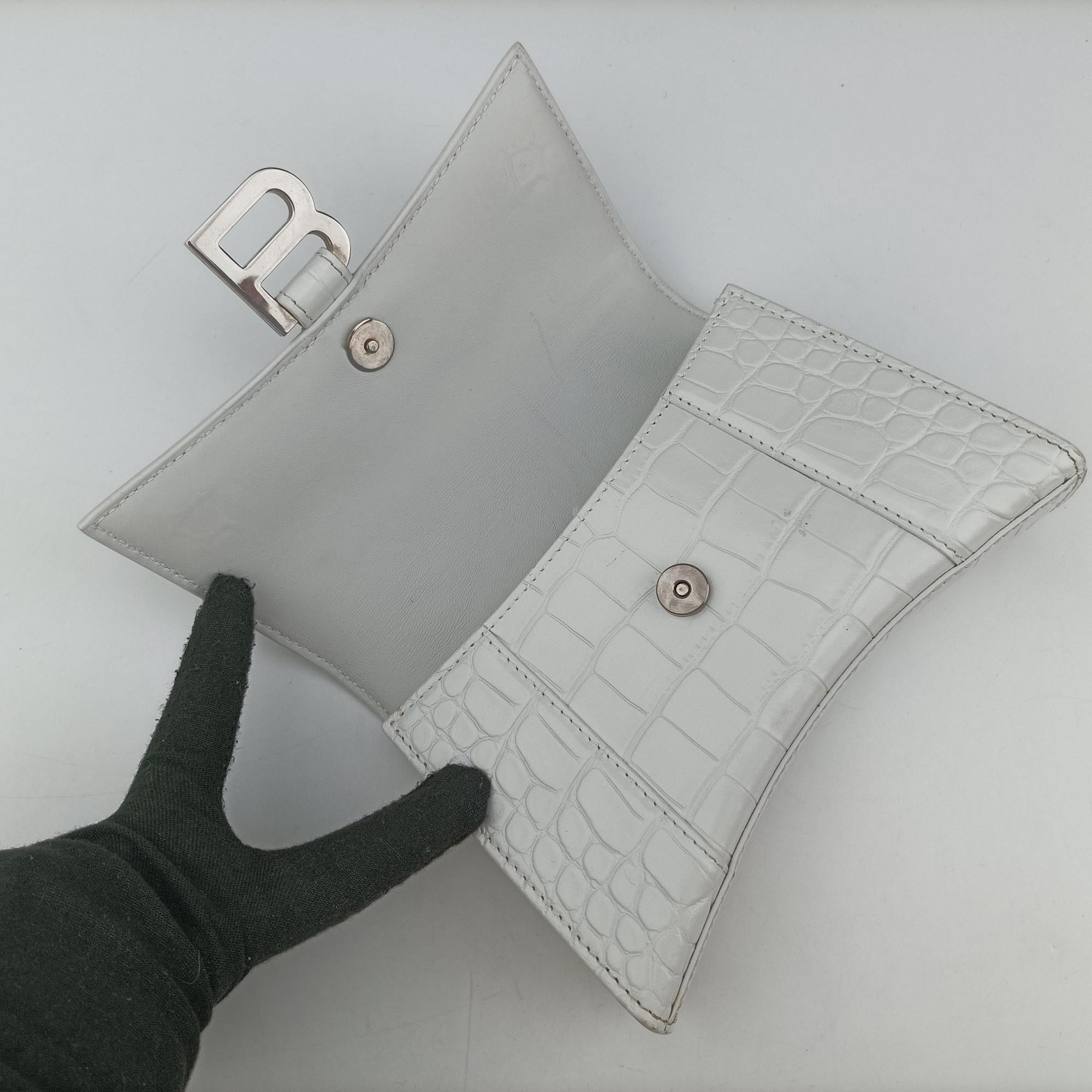 Pre-owned Balenciaga Hourglass White leather  shoulderbag | stylenewstar