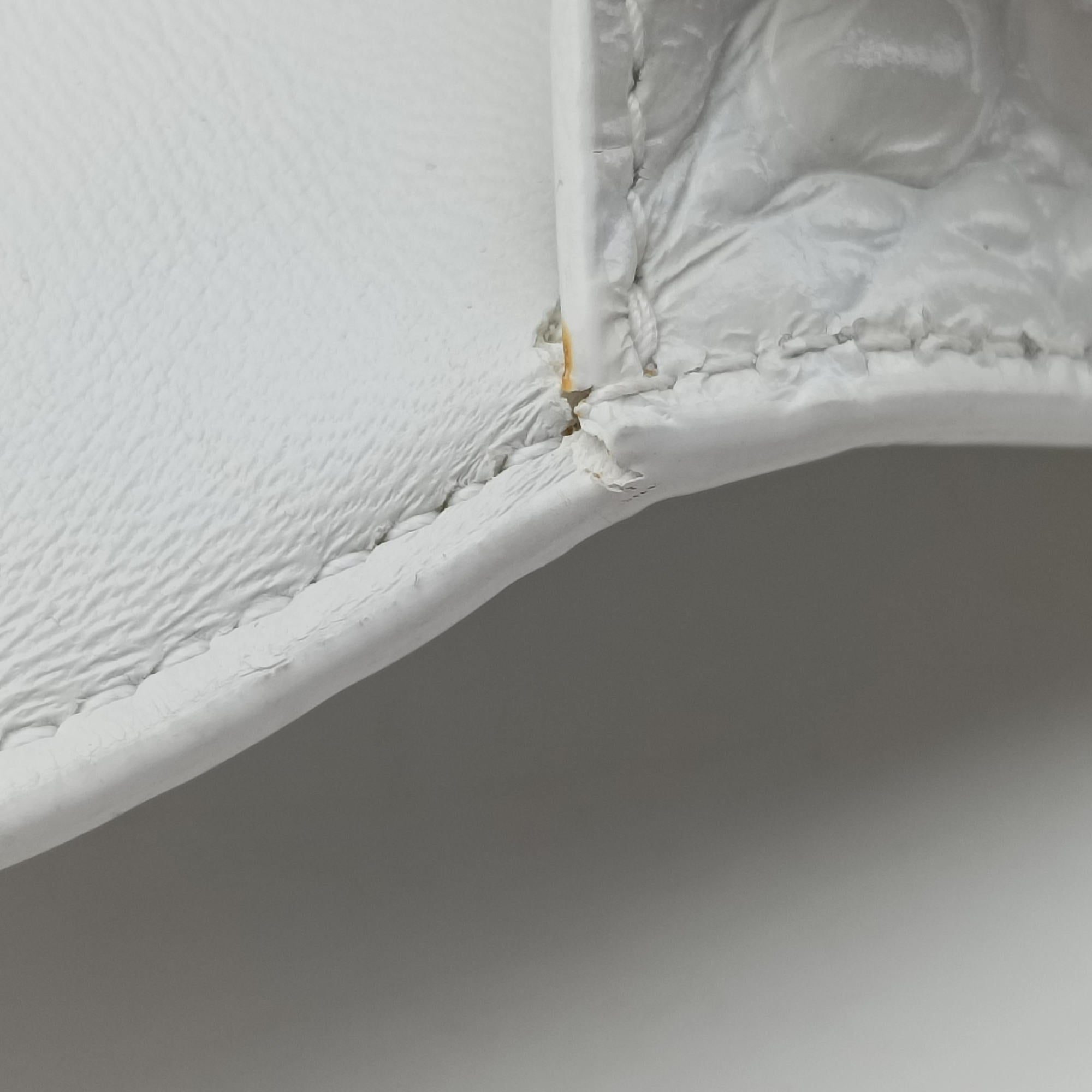 Pre-owned Balenciaga Hourglass White leather  shoulderbag | stylenewstar