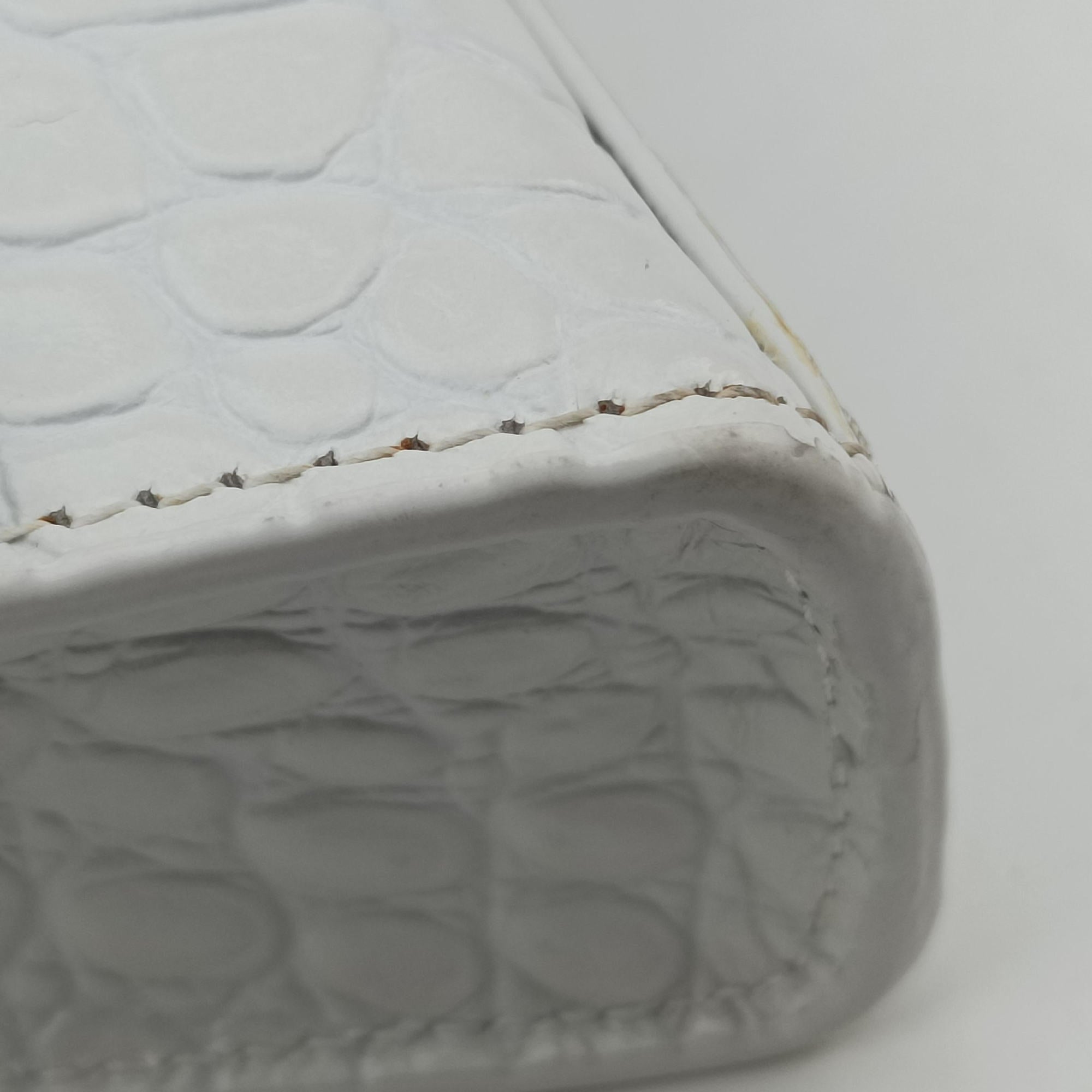 Pre-owned Balenciaga Hourglass White leather  shoulderbag | stylenewstar
