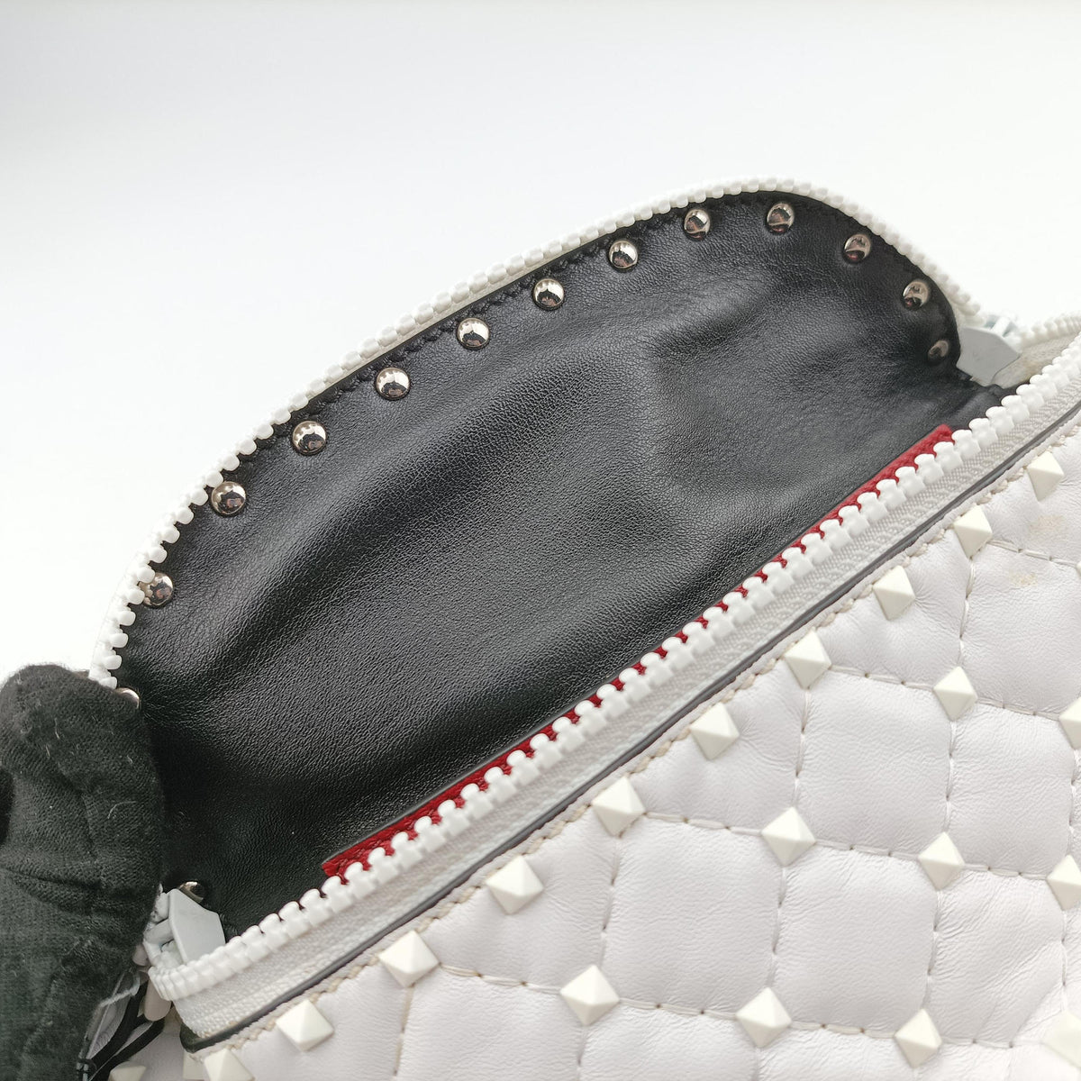 Pre-owned Valentino Rockstud White Leather  bum bag/waist bag | stylenewstar
