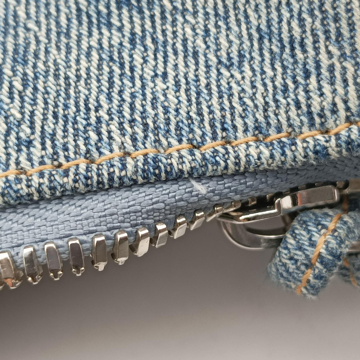 Pre-owned Balenciaga Le Cagole Blue denim  shoulderbag | stylenewstar