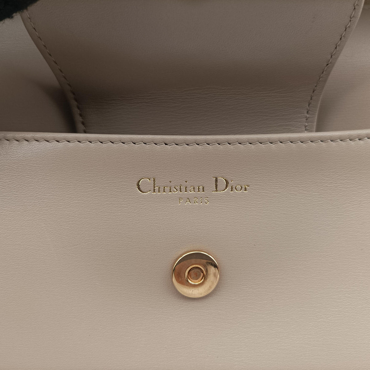 Pre-owned Christian Dior Diordouble Beige Leather  shoulderbag | stylenewstar