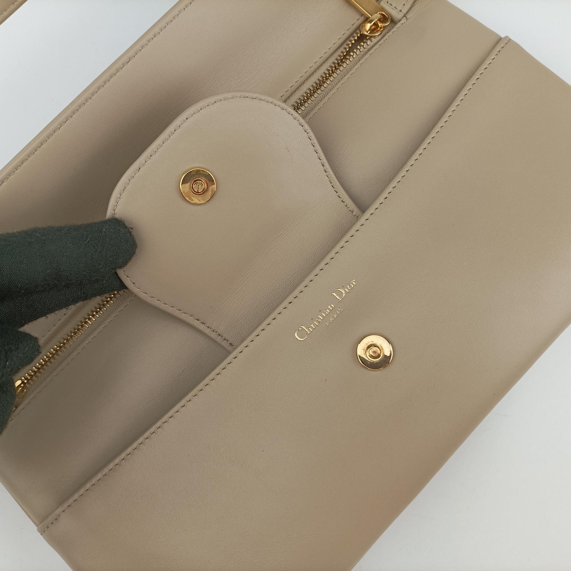 Pre-owned Christian Dior Diordouble Beige Leather  shoulderbag | stylenewstar
