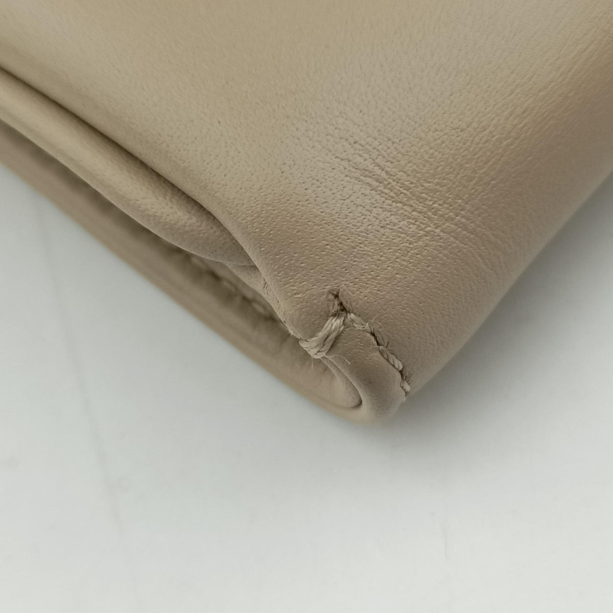 Pre-owned Christian Dior Diordouble Beige Leather  shoulderbag | stylenewstar