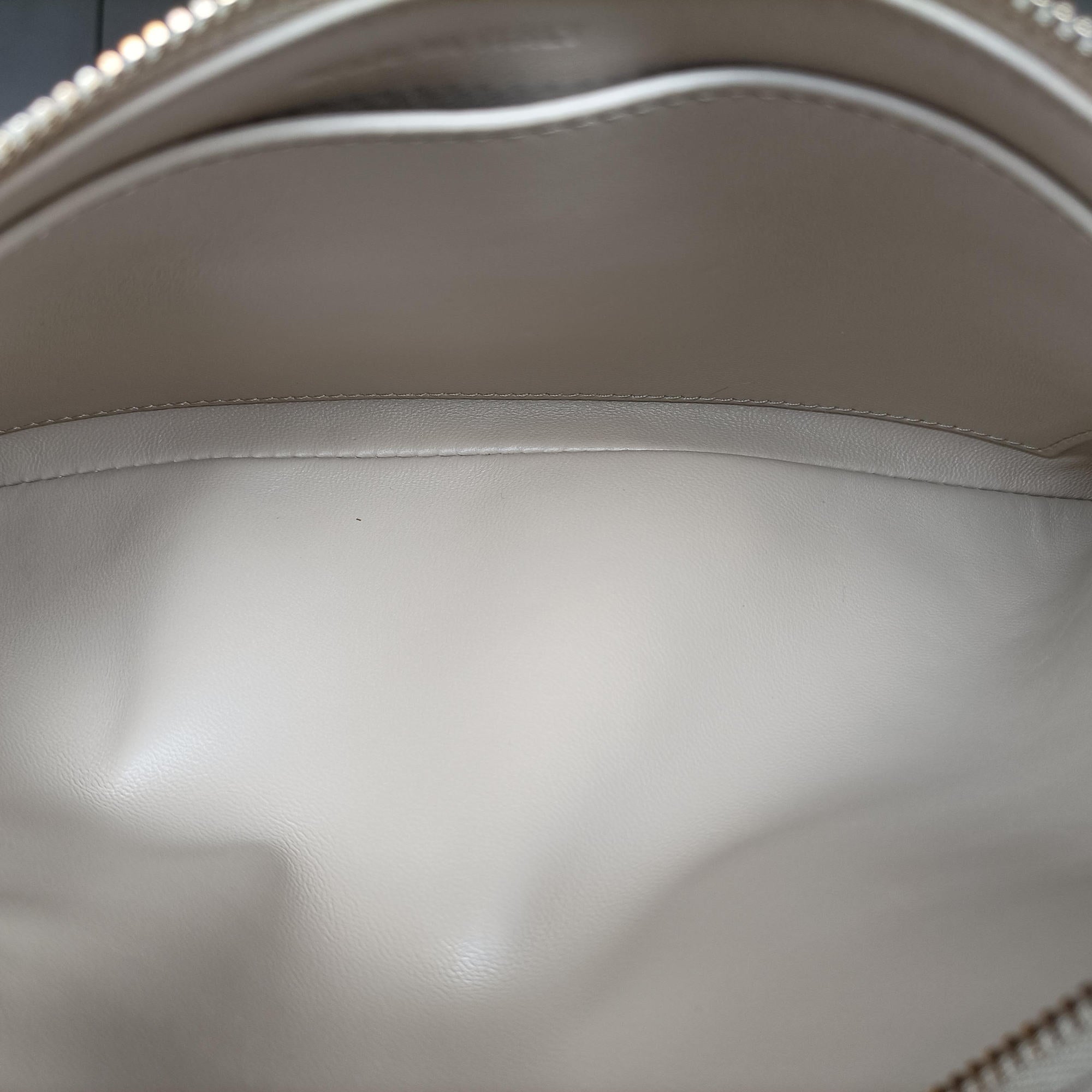 Pre-owned Christian Dior Diordouble Beige Leather  shoulderbag | stylenewstar