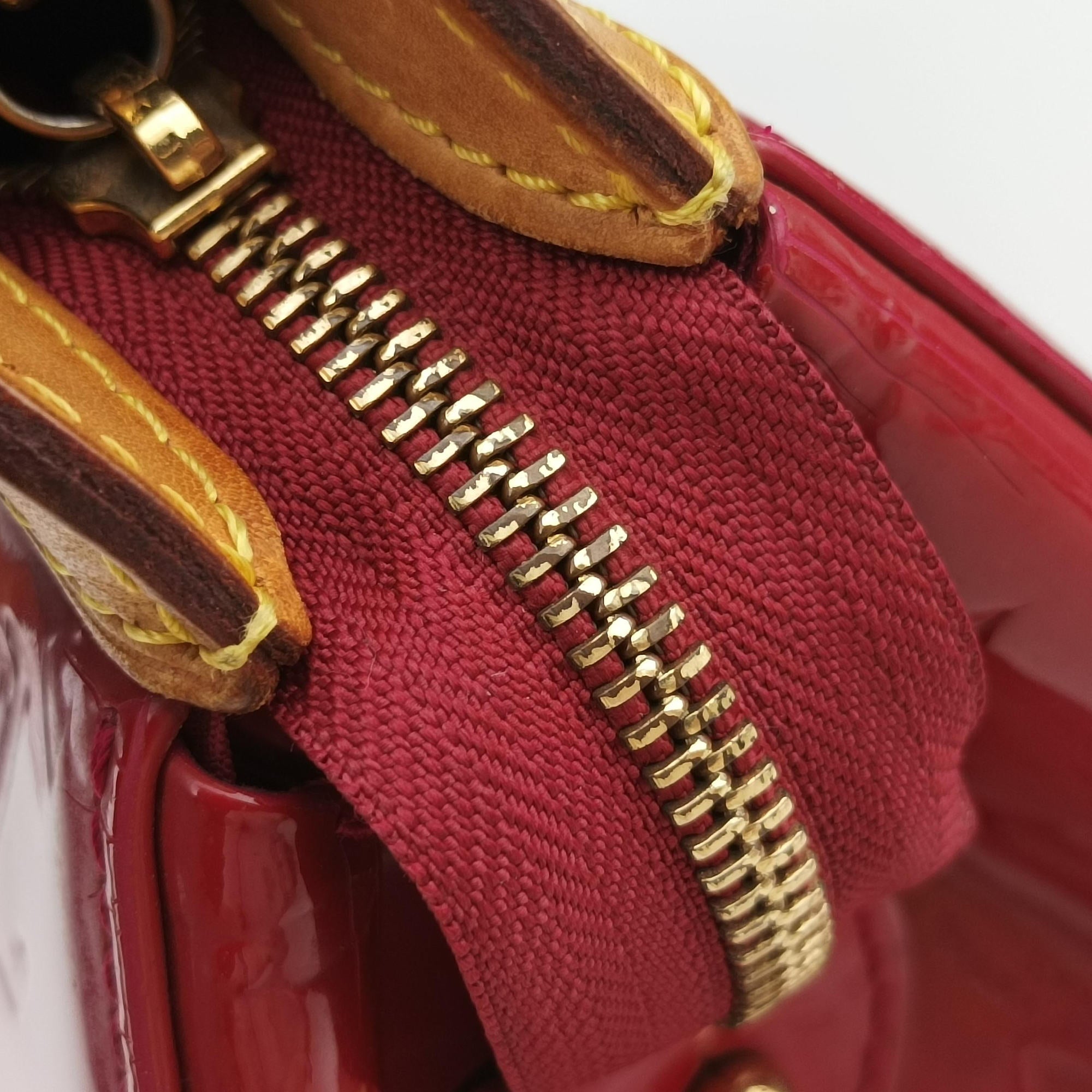 Pre-owned Louis Vuitton Brea MM ROSE INDIEN Vernis M91798 shoulderbag | stylenewstar