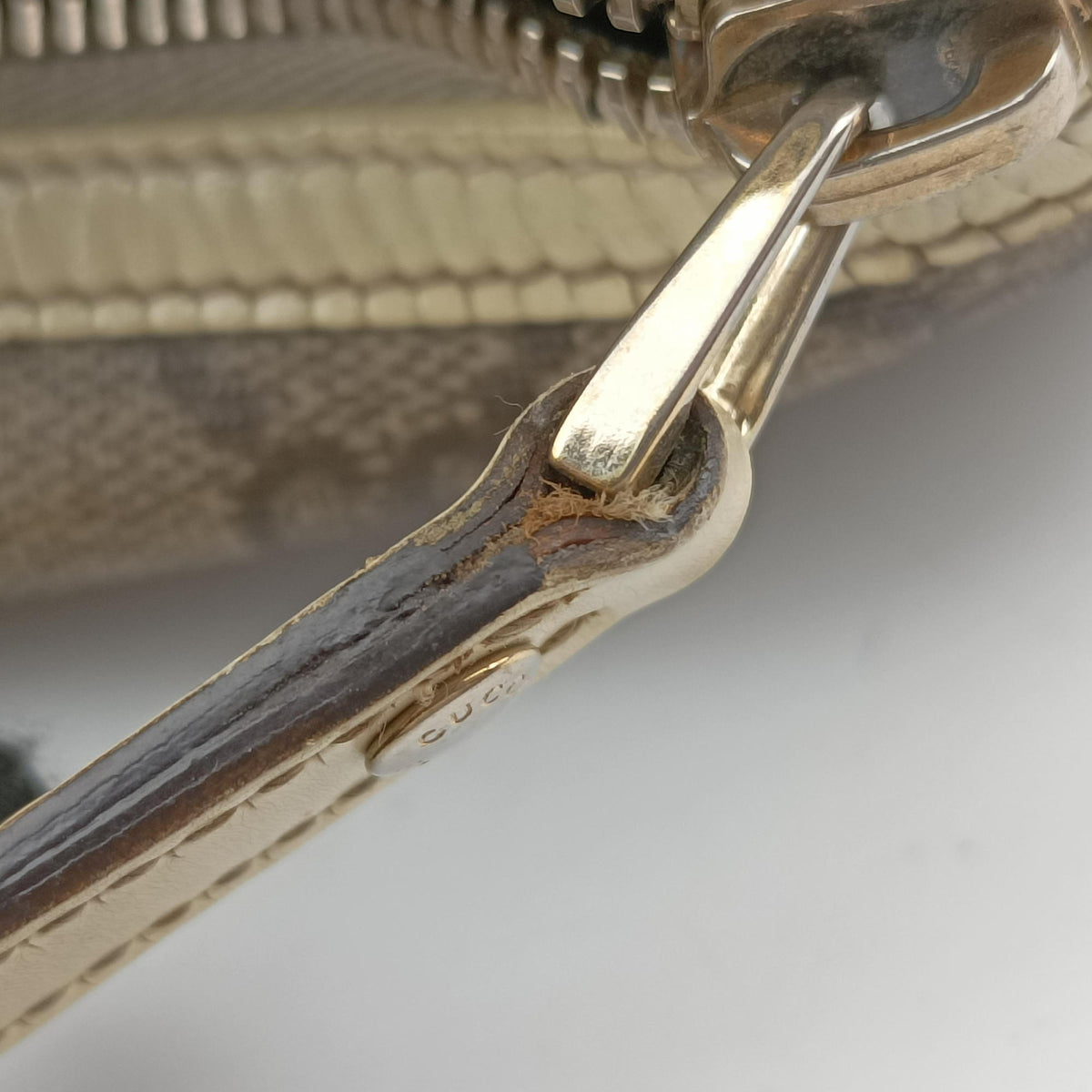 Secondhand Gucci GG plus Spring Joy GG Supreme BEIGE×WHITE PVC coated canvas 193603 handbag | stylenewstar