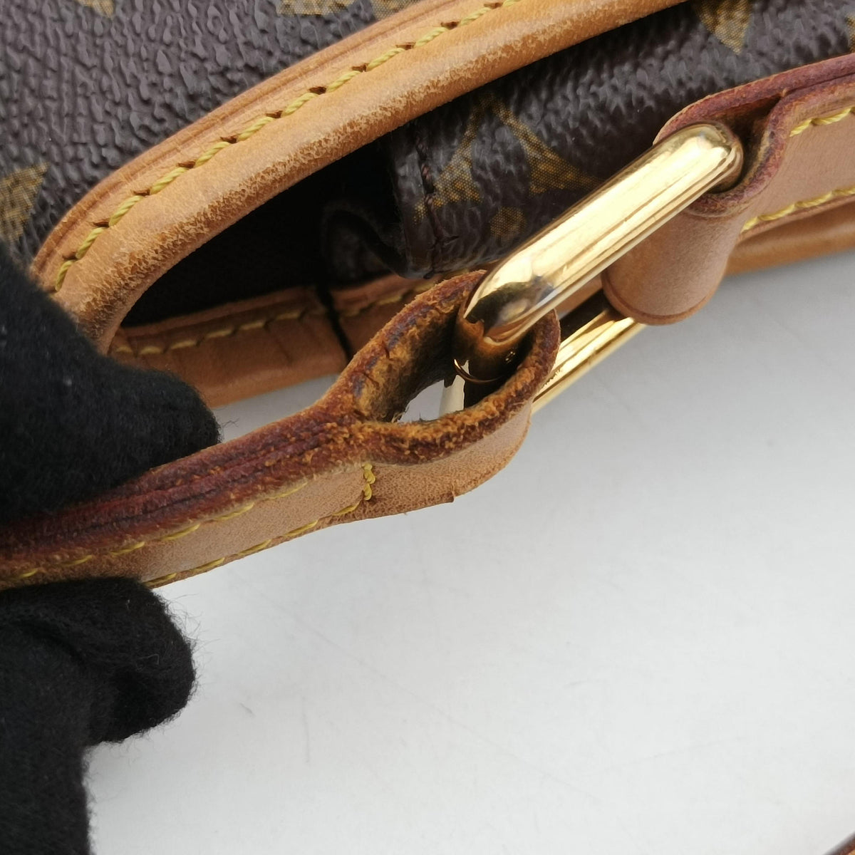 Pre-owned Louis Vuitton Menilmontant PM Brown Monogram canvas M40474 shoulderbag | stylenewstar