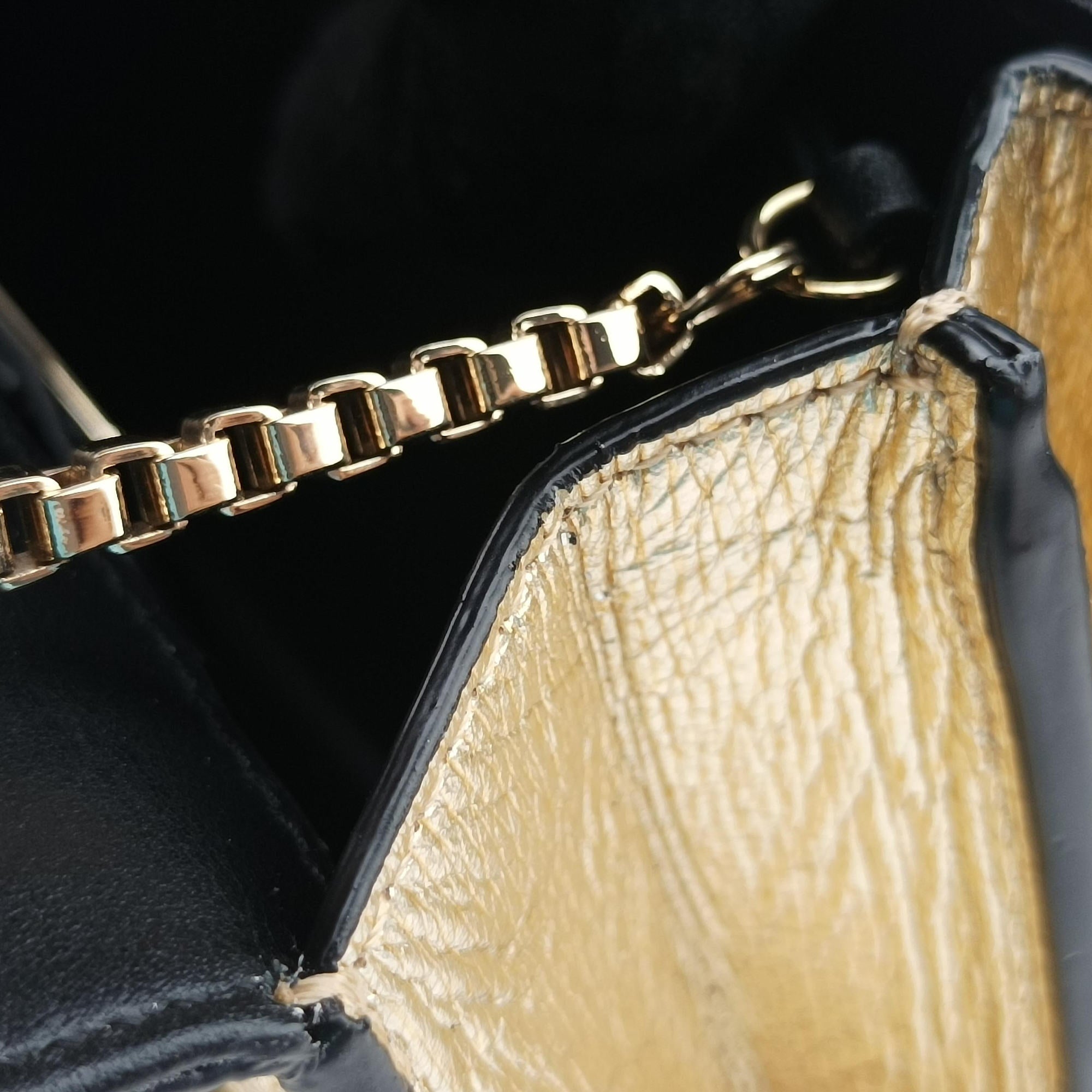 Pre-owned Ferragamo Thalia Golden Leather  shoulderbag | stylenewstar