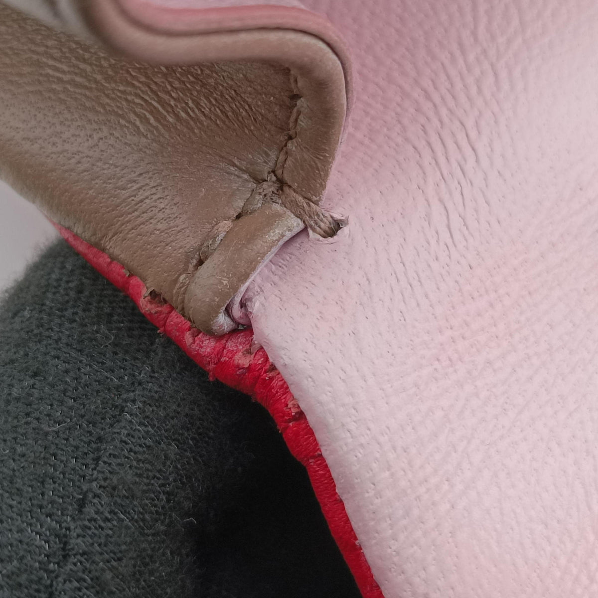 Pre-owned Burberry Lola chain TB Red×Pink×Beige Leather  shoulderbag | stylenewstar