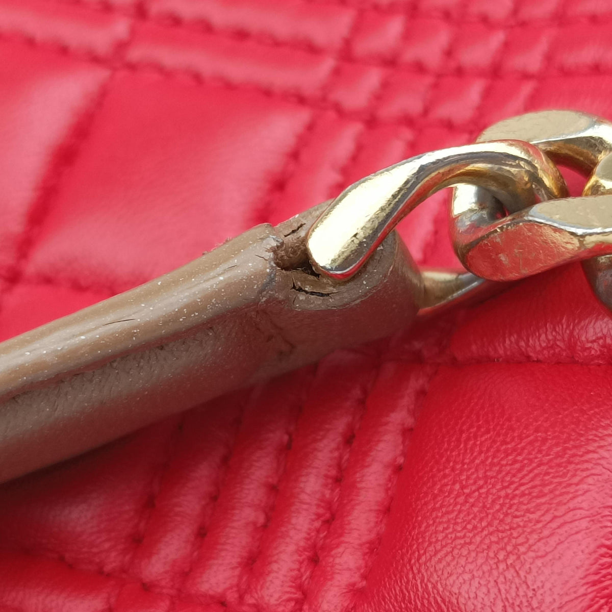 Pre-owned Burberry Lola chain TB Red×Pink×Beige Leather  shoulderbag | stylenewstar