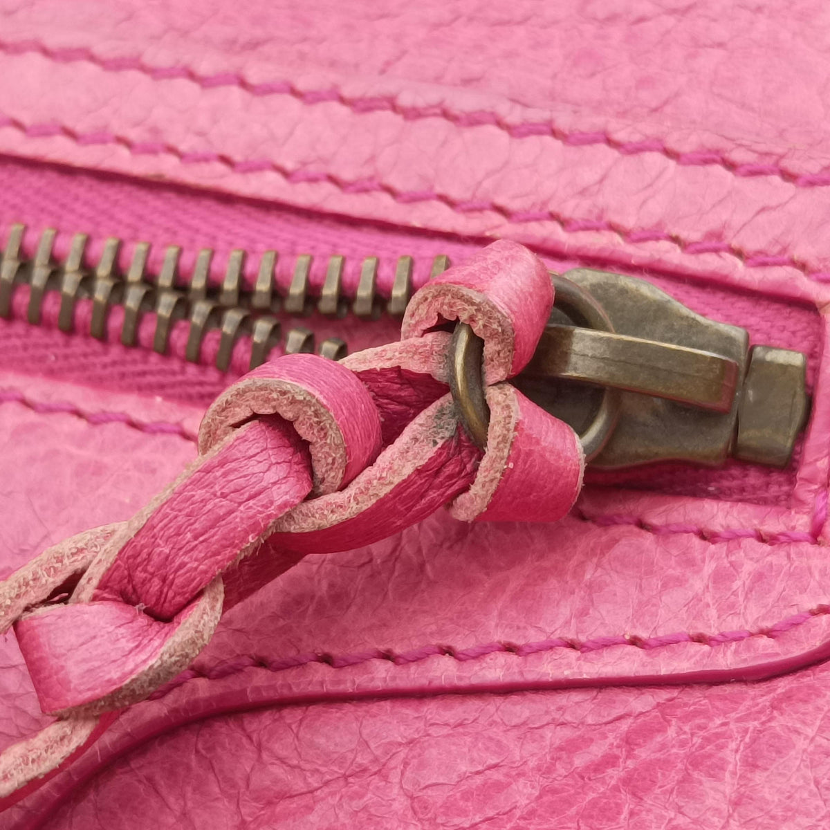 Pre-owned Balenciaga Classic Folk Messenger Pink lambskin  shoulderbag | stylenewstar