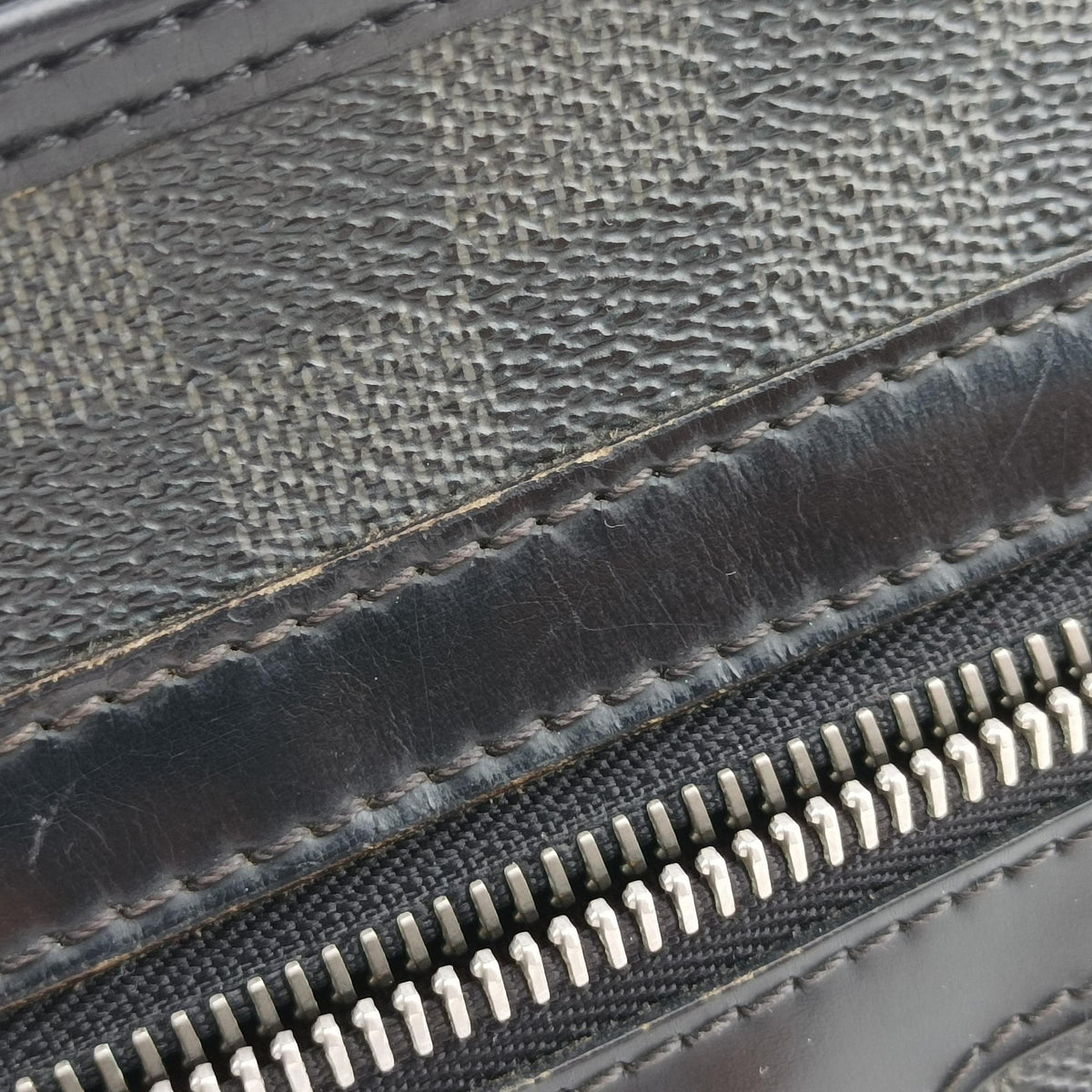 Pre-owned Louis Vuitton Thomas Noir Damier Graphite N58028 shoulderbag | stylenewstar