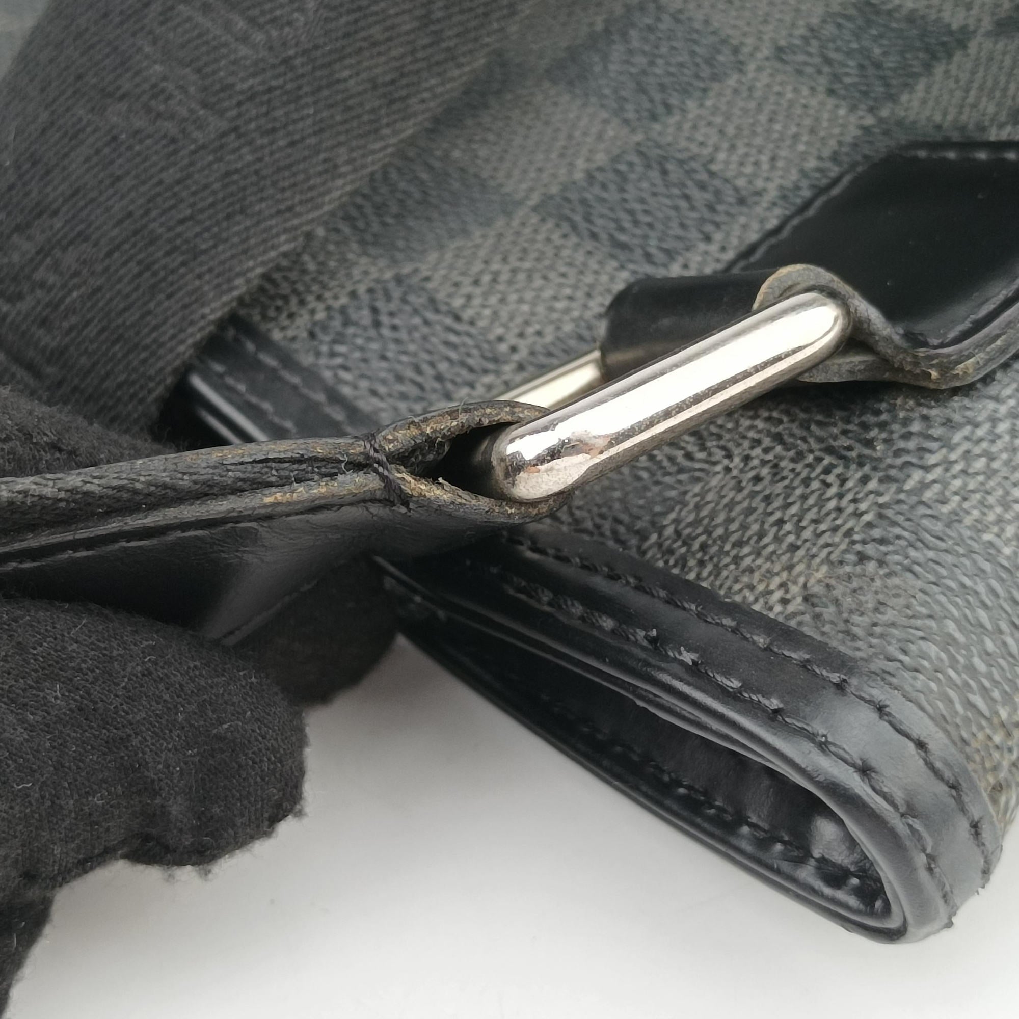 Pre-owned Louis Vuitton Thomas Noir Damier Graphite N58028 shoulderbag | stylenewstar