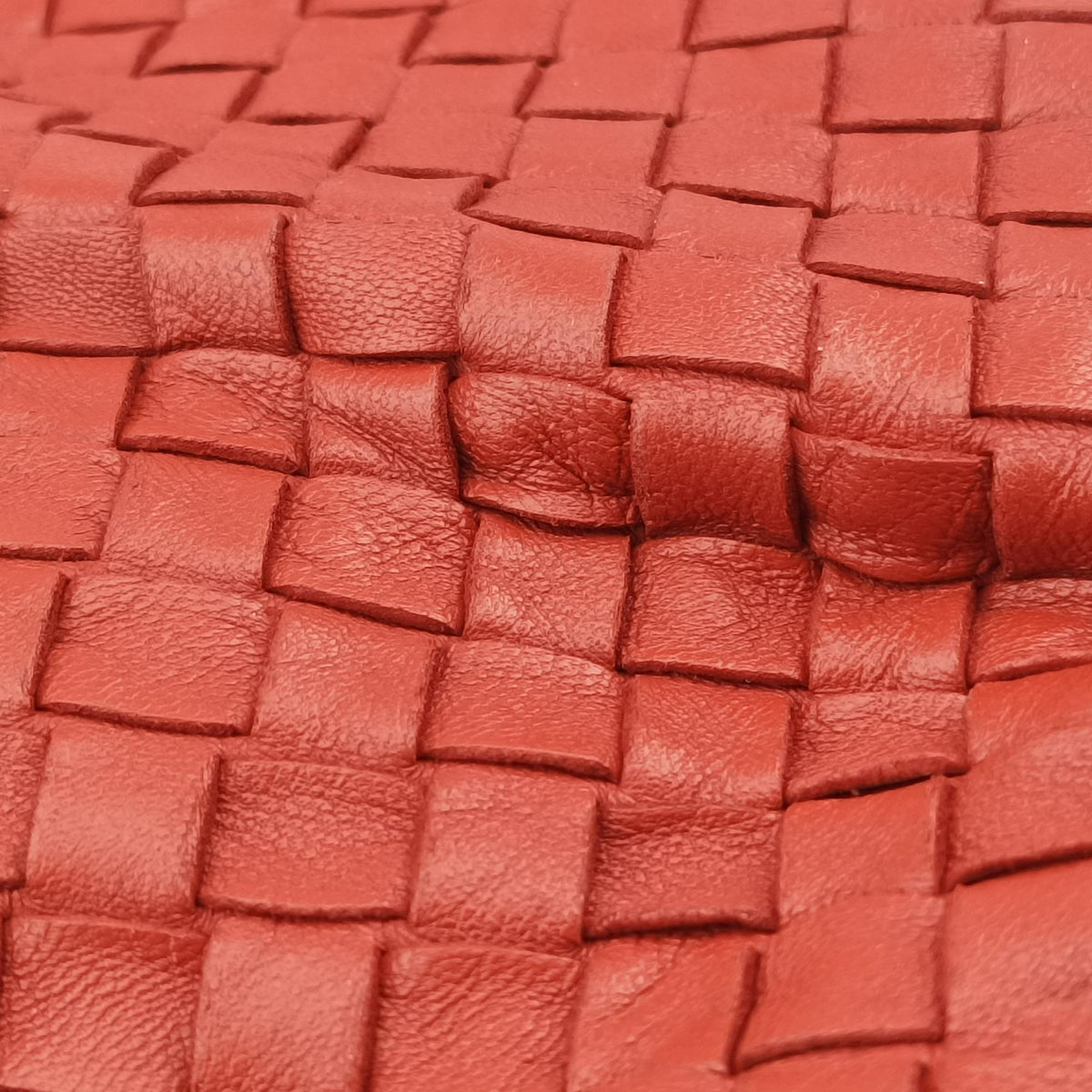 Pre-owned Bottega Veneta Intrecciato Red lambskin  handbag | stylenewstar