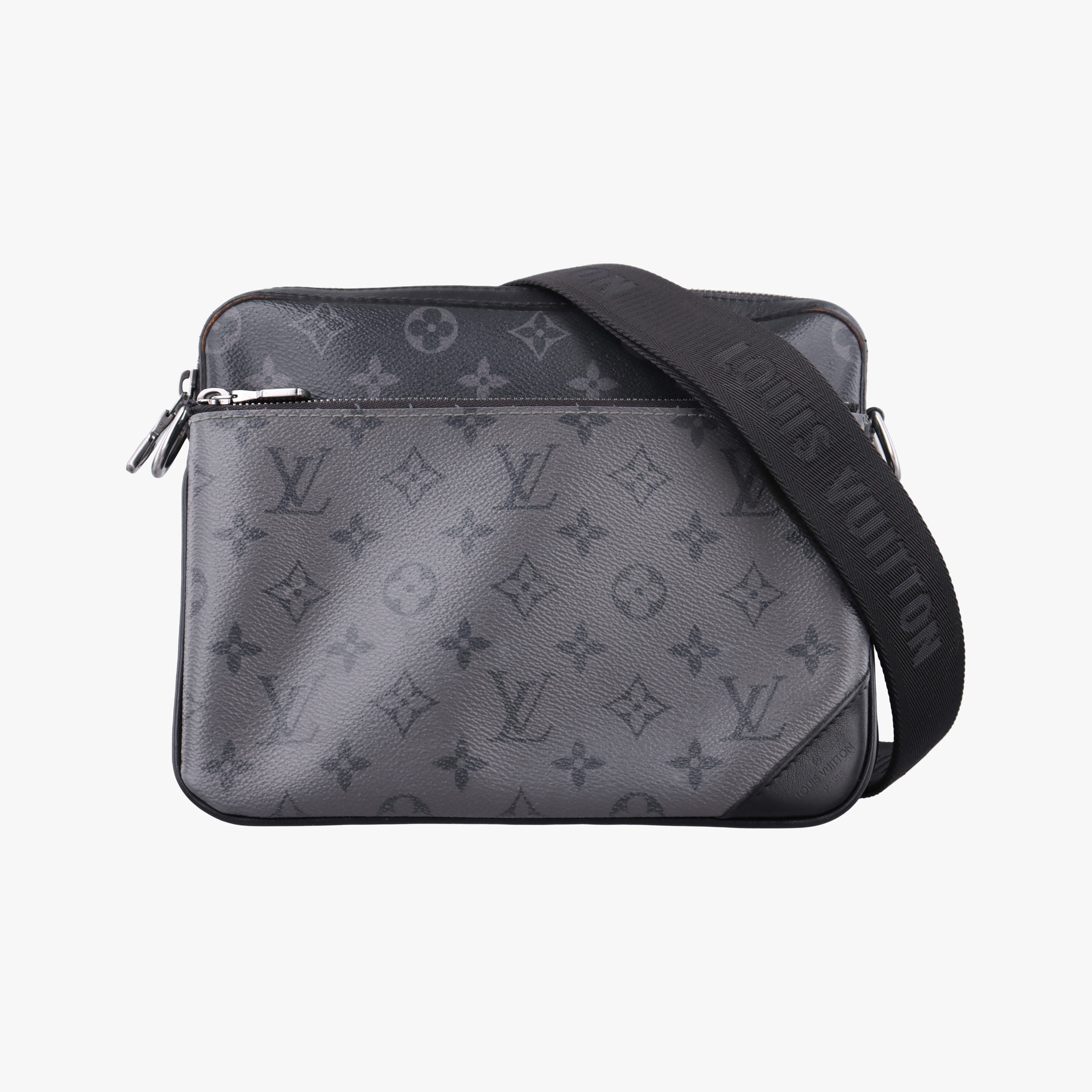 Pre-owned Louis Vuitton Trio Messenger Gris Monogram Shadow M46603 shoulderbag | stylenewstar
