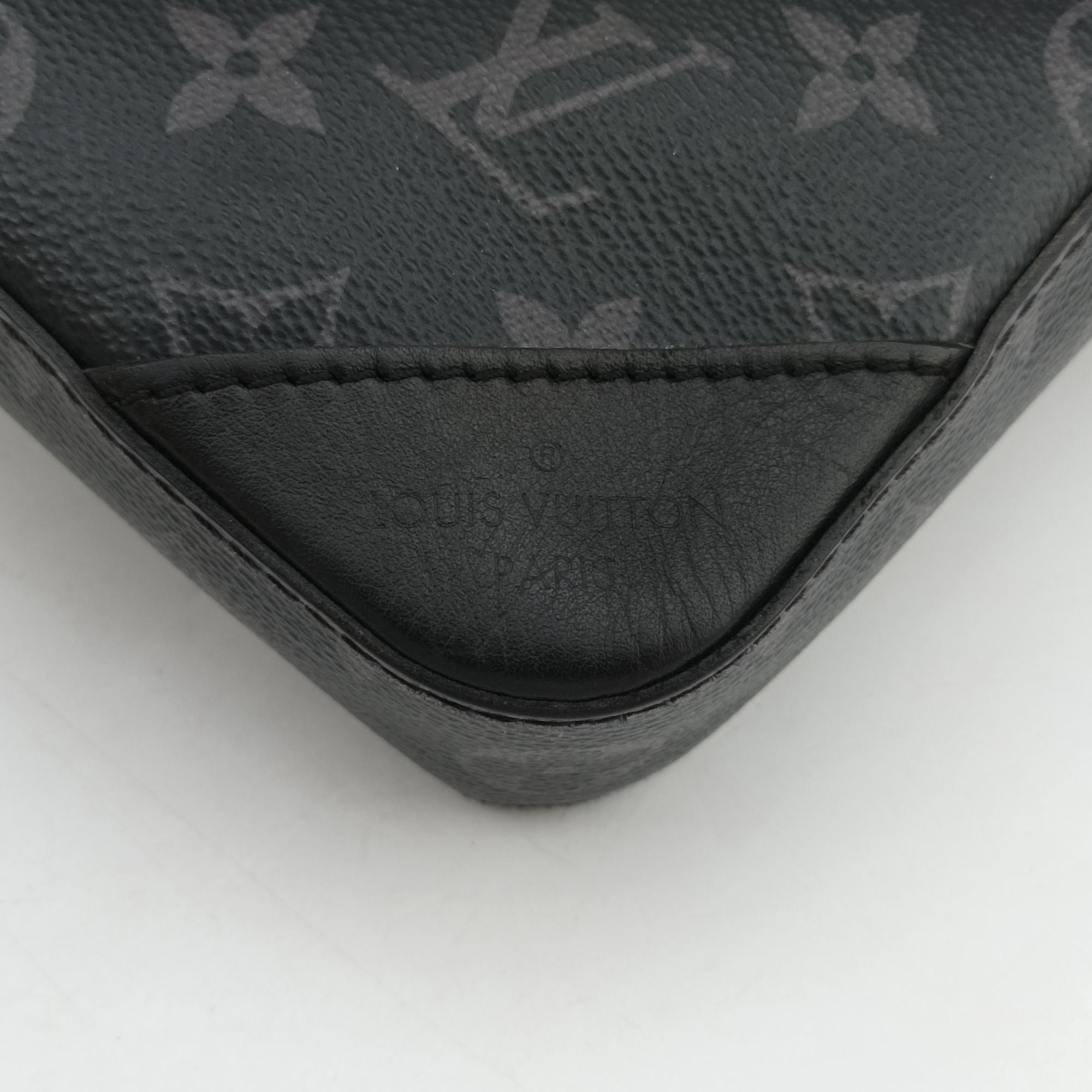 Pre-owned Louis Vuitton Trio Messenger Gris Monogram Shadow M46603 shoulderbag | stylenewstar