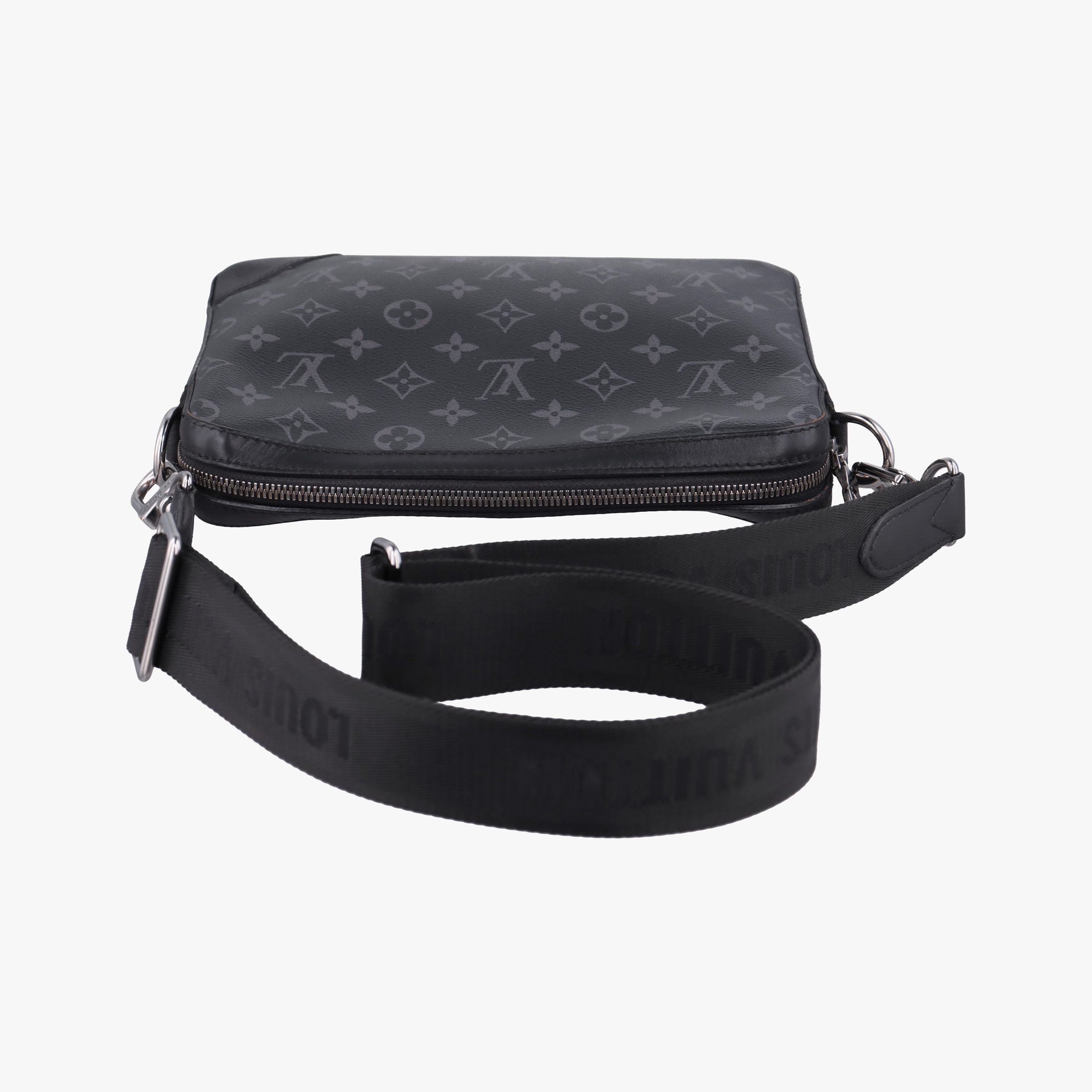 Pre-owned Louis Vuitton Trio Messenger Gris Monogram Shadow M46603 shoulderbag | stylenewstar