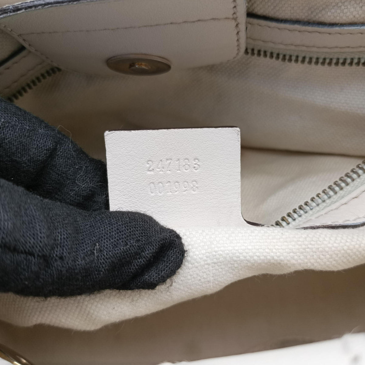Pre-owned Gucci GG Running White×Beige Canvas×Leather 247183 handbag | stylenewstar
