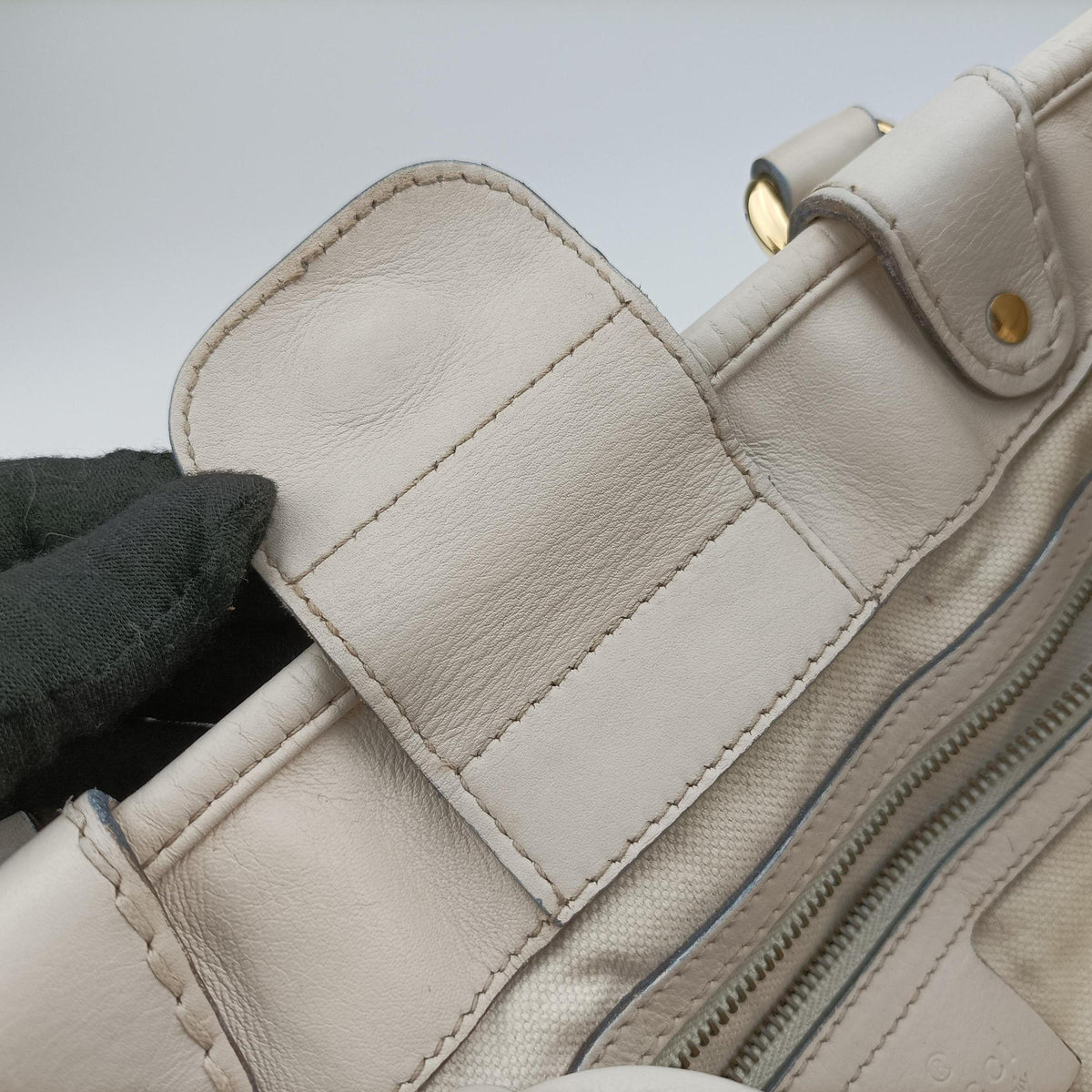 Pre-owned Gucci GG Running White×Beige Canvas×Leather 247183 handbag | stylenewstar