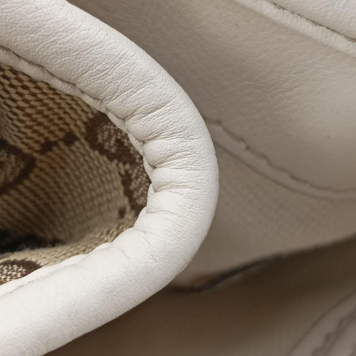Pre-owned Gucci GG Running White×Beige Canvas×Leather 247183 handbag | stylenewstar