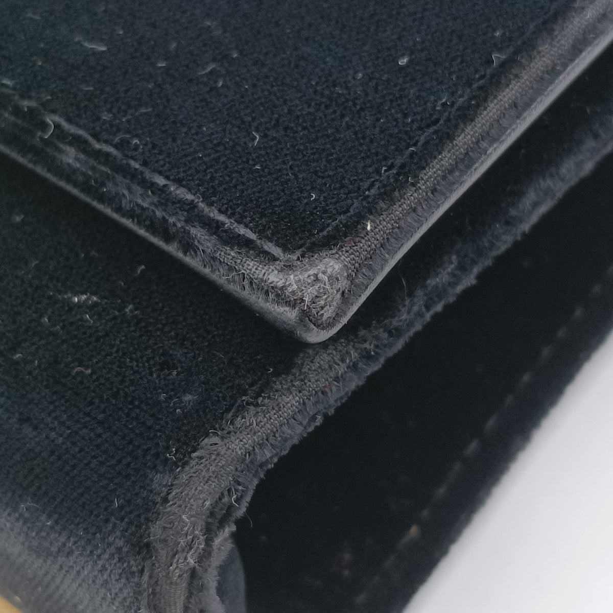 Secondhand Yves Saint Laurent KATE Black velour 474366 shoulderbag | stylenewstar