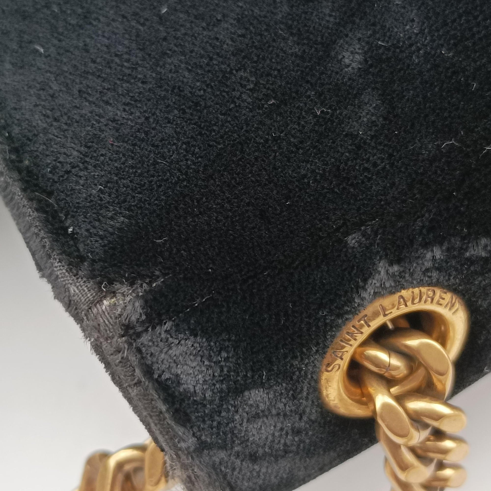 Secondhand Yves Saint Laurent KATE Black velour 474366 shoulderbag | stylenewstar