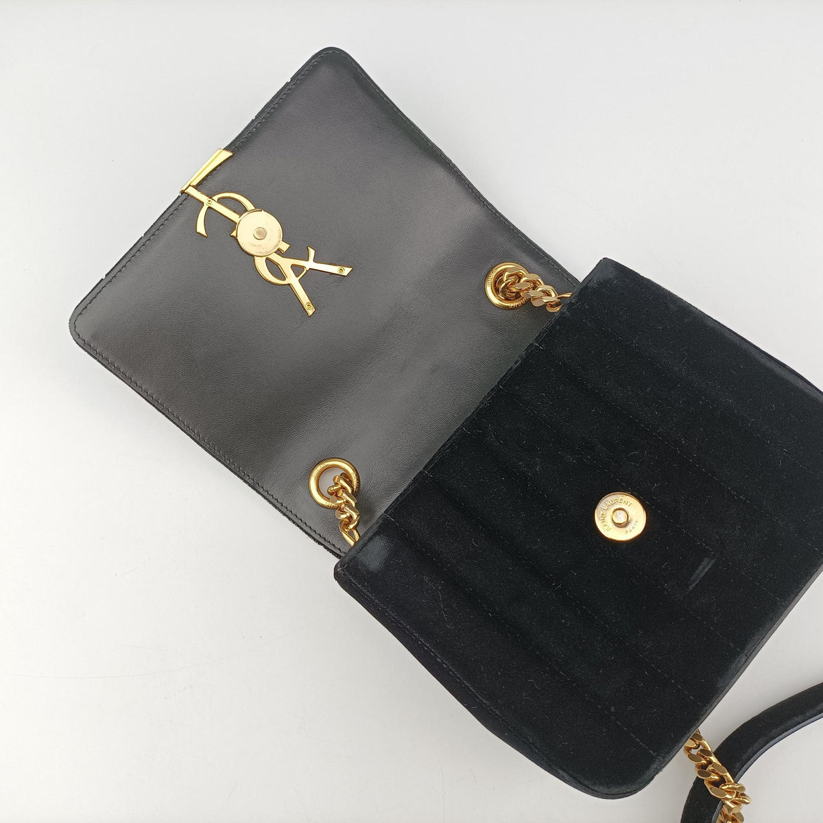 Vintage Yves Saint Laurent VICKY Black velour 538439 shoulderbag | stylenewstar