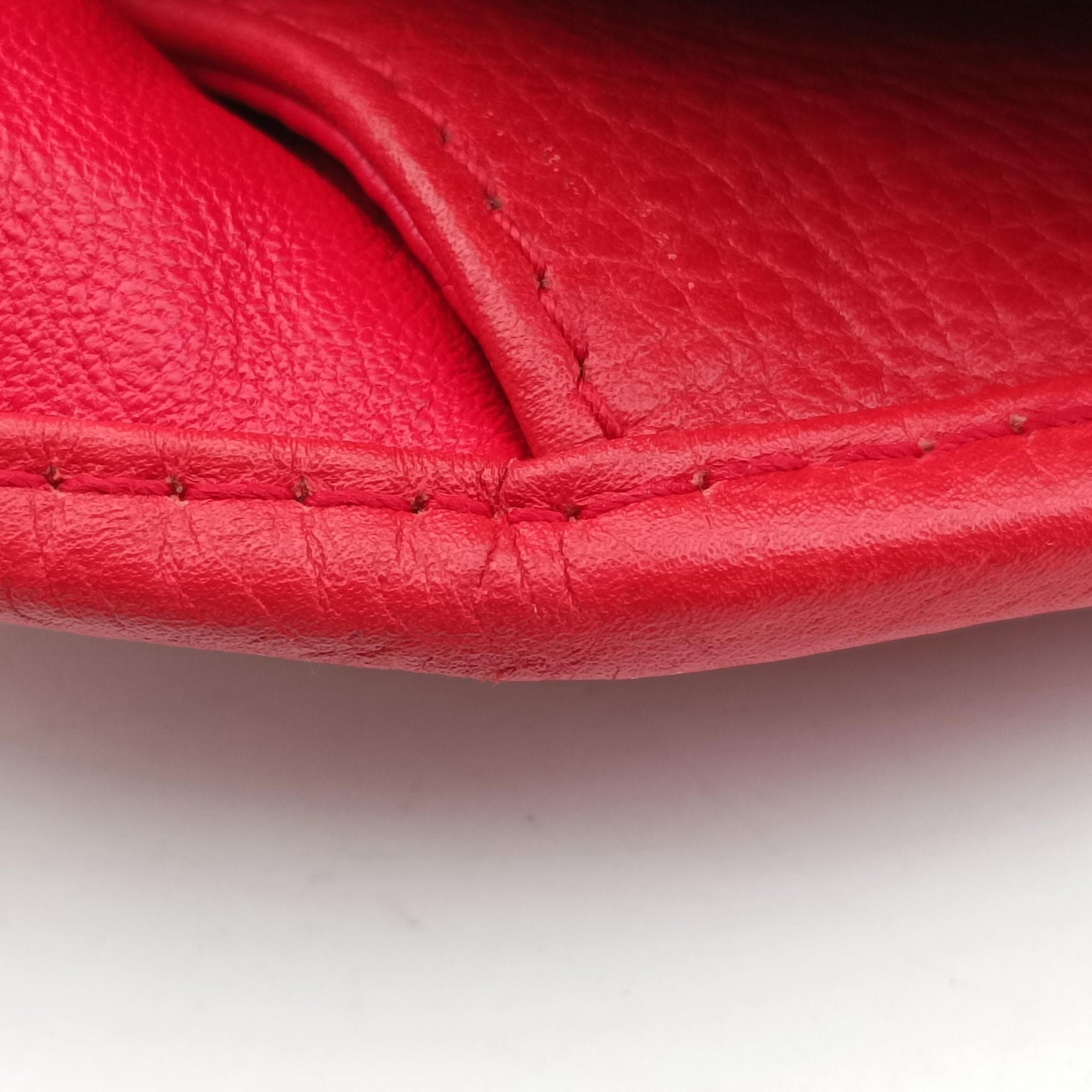 Pre-owned Christian Dior Hobo Red Leather  handbag | stylenewstar