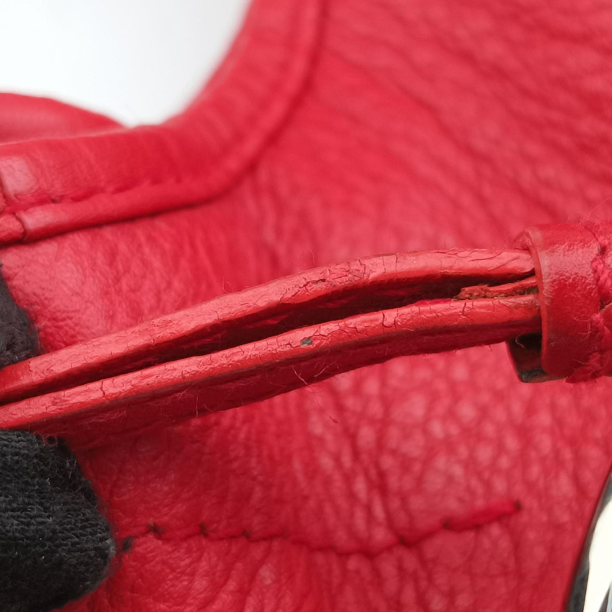 Pre-owned Christian Dior Hobo Red Leather  handbag | stylenewstar