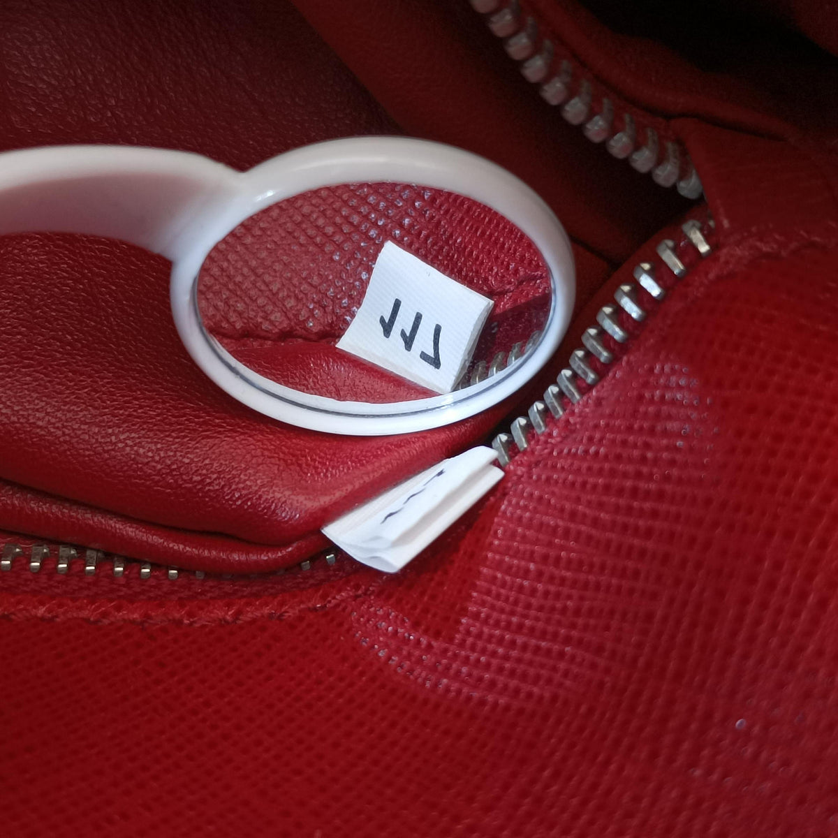 Vintage Prada stripe Baiade Red×white SAFFIANO Leather 1BD009 shoulderbag | stylenewstar