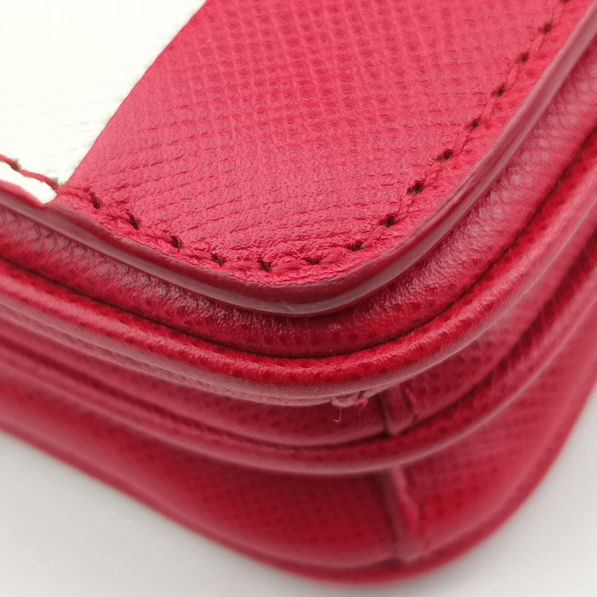 Vintage Prada stripe Baiade Red×white SAFFIANO Leather 1BD009 shoulderbag | stylenewstar