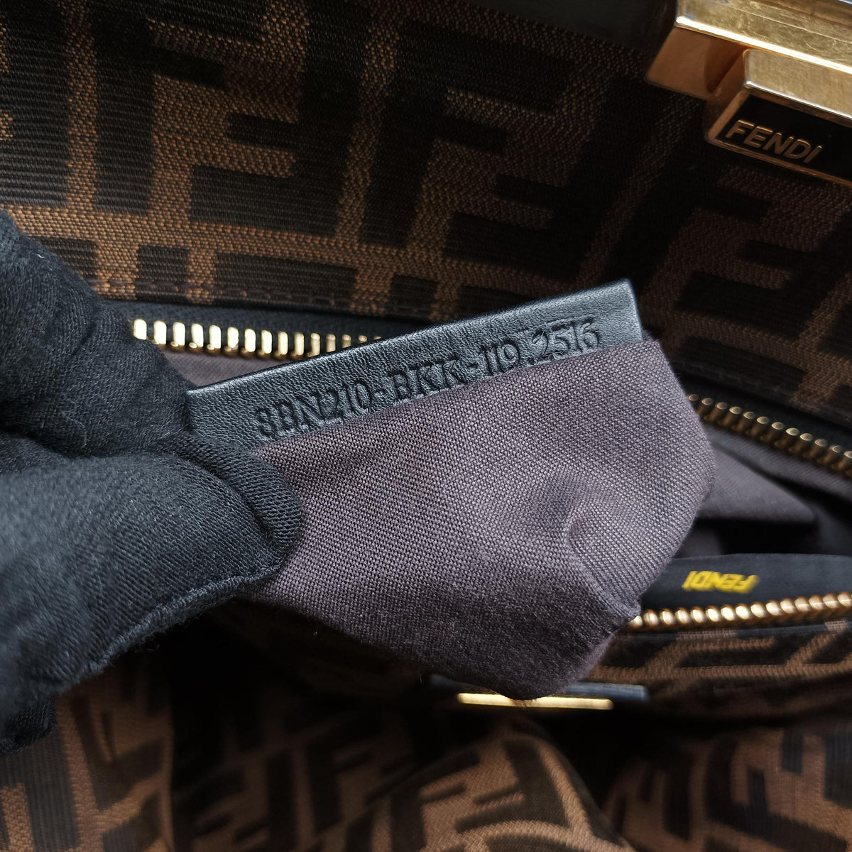 Pre-owned Fendi PEEKABOO Large Black Leather 8BN210 shoulderbag | stylenewstar