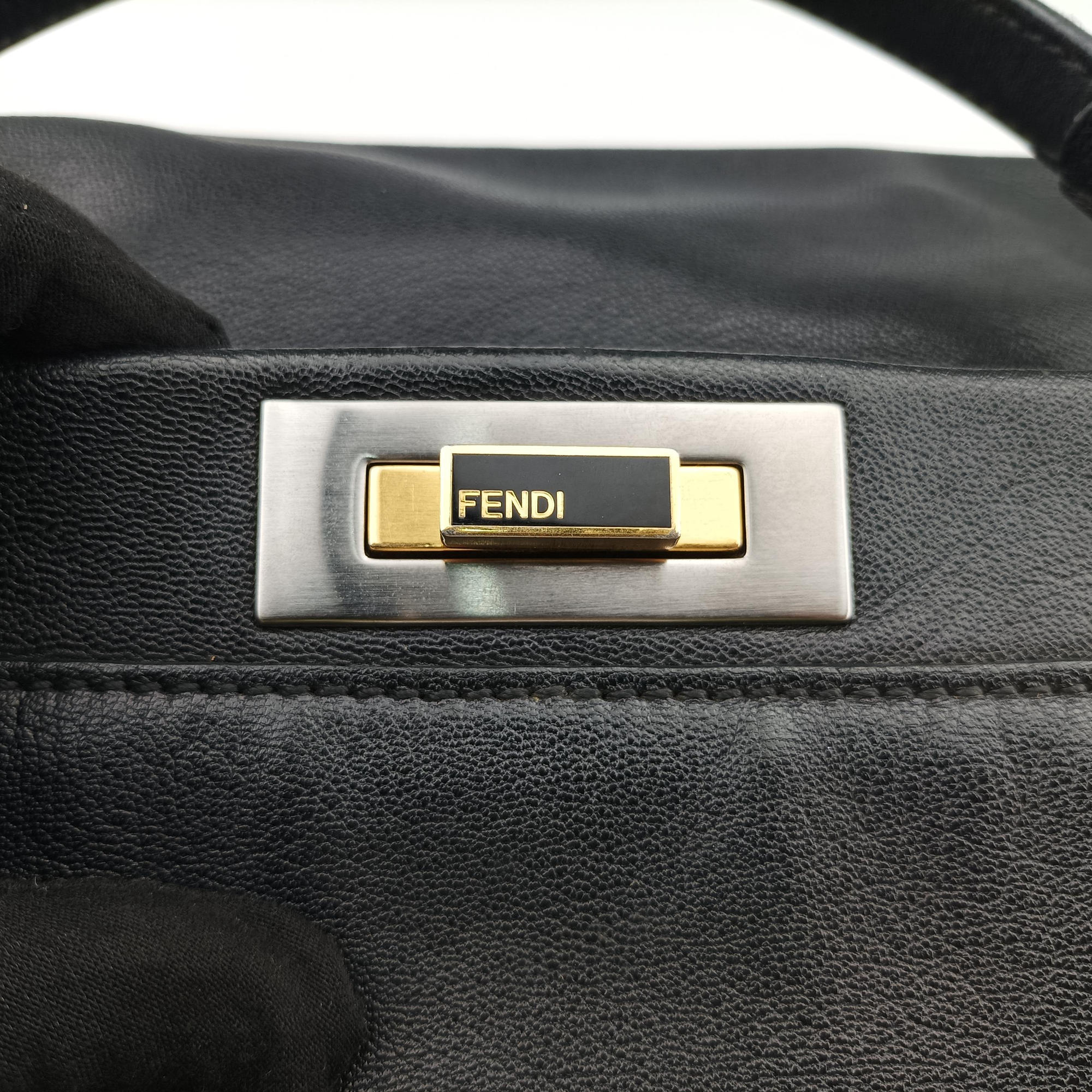 Pre-owned Fendi PEEKABOO Large Black Leather 8BN210 shoulderbag | stylenewstar