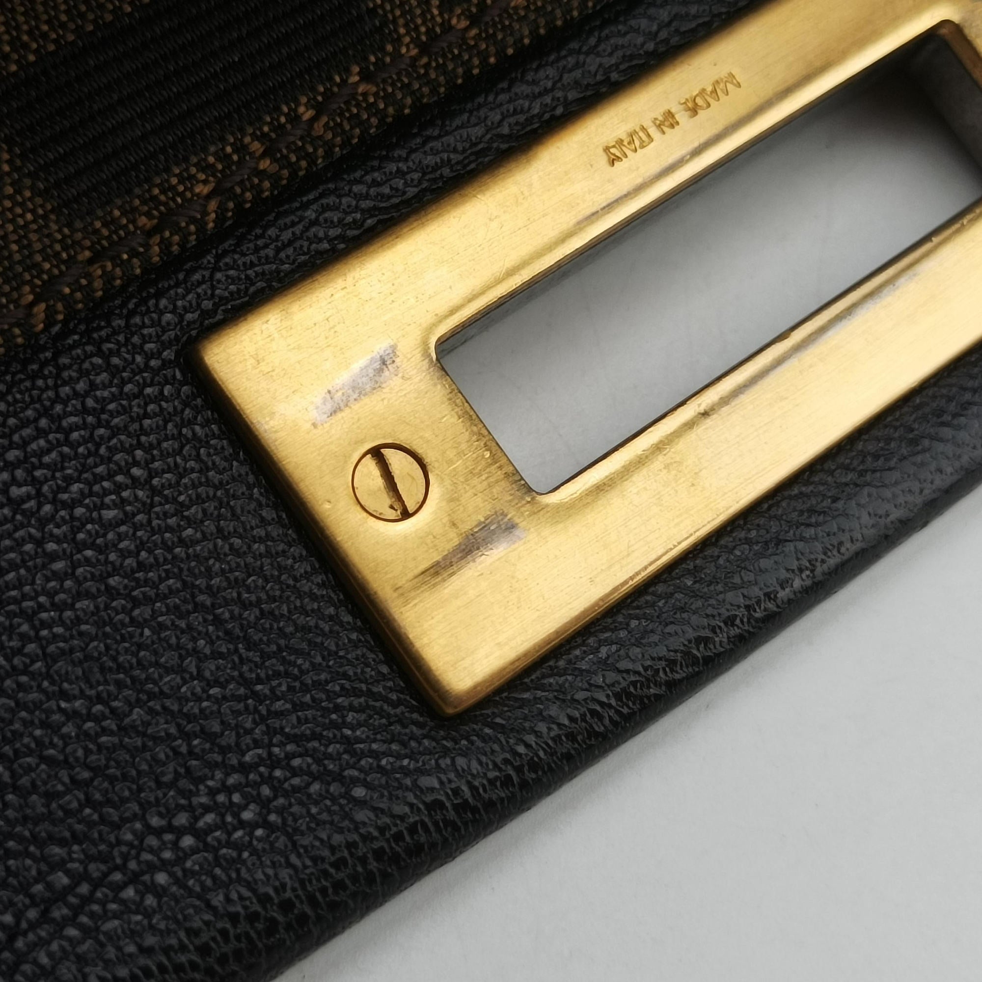 Pre-owned Fendi PEEKABOO Large Black Leather 8BN210 shoulderbag | stylenewstar