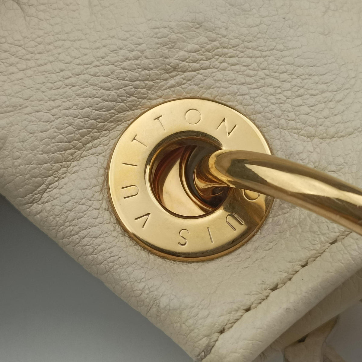 Pre-owned Louis Vuitton ARTSY MM NEIGE Monogram Empreinte M93449 handbag | stylenewstar