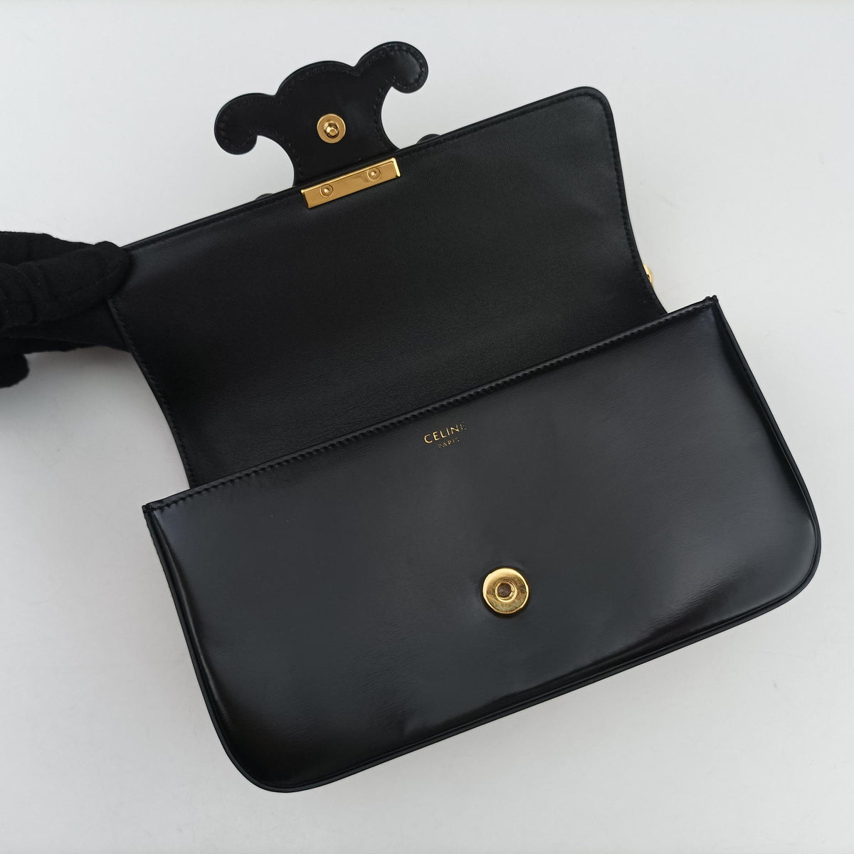 Pre-owned Celine Triomphe Chain Black Leather  shoulderbag | stylenewstar