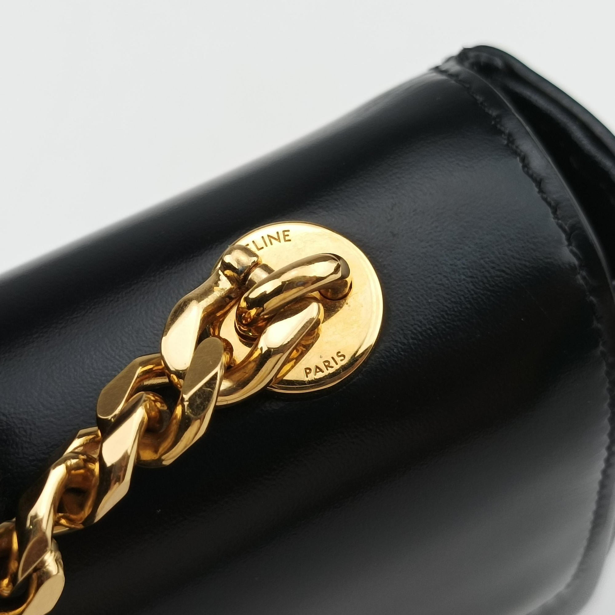 Pre-owned Celine Triomphe Chain Black Leather  shoulderbag | stylenewstar