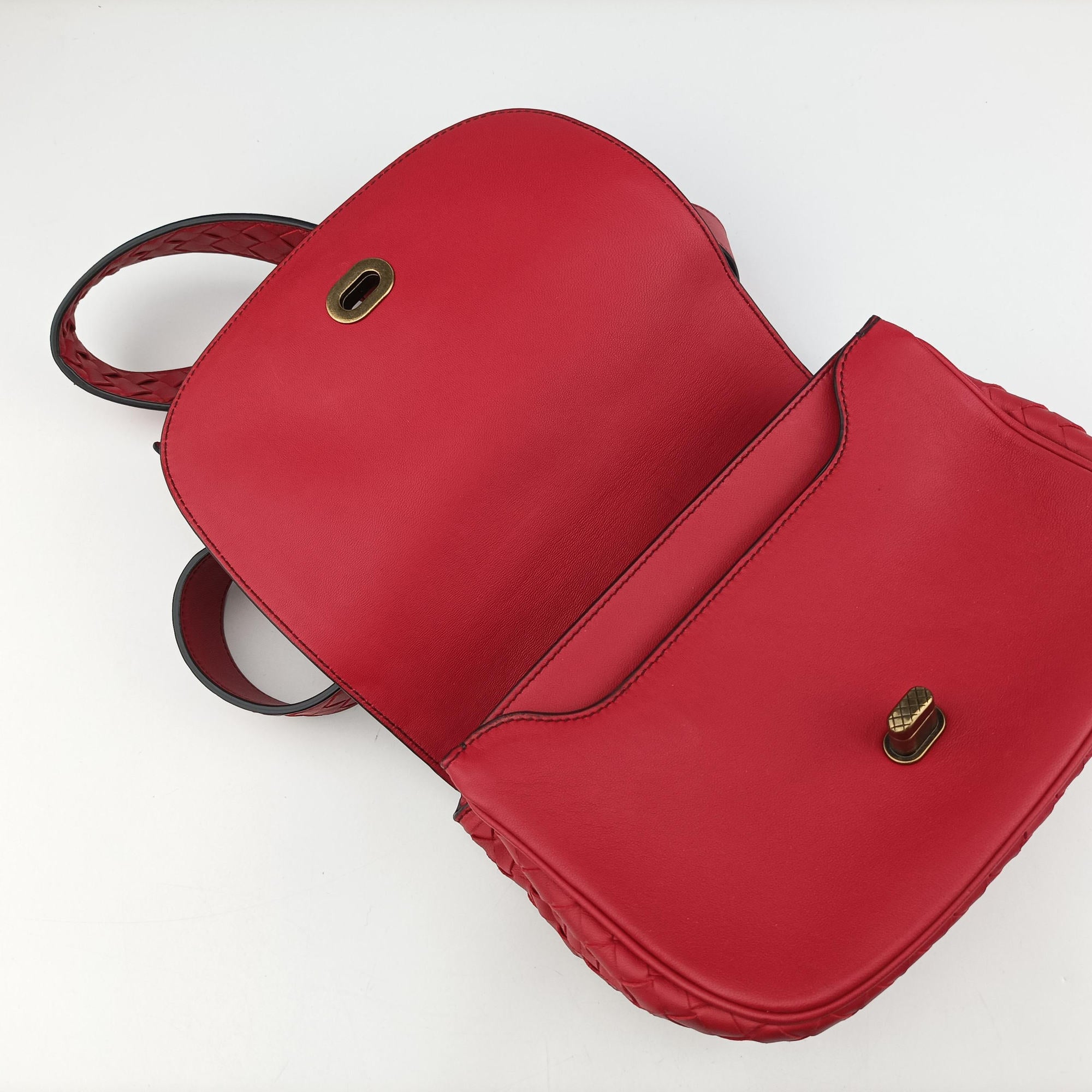 Vintage Bottega Veneta Luna Intrecciato Red lambskin  shoulderbag | stylenewstar
