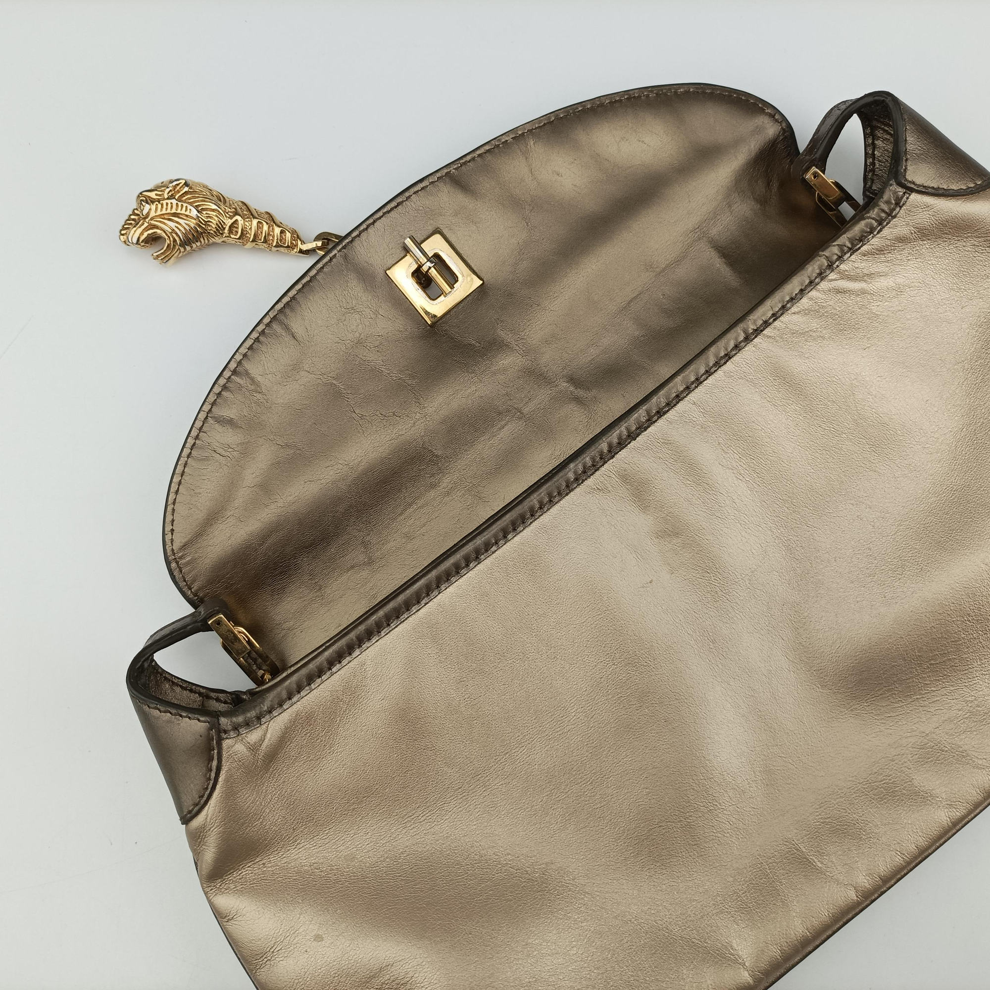 Secondhand Gucci tiger head Golden Leather 001.41 shoulderbag | stylenewstar