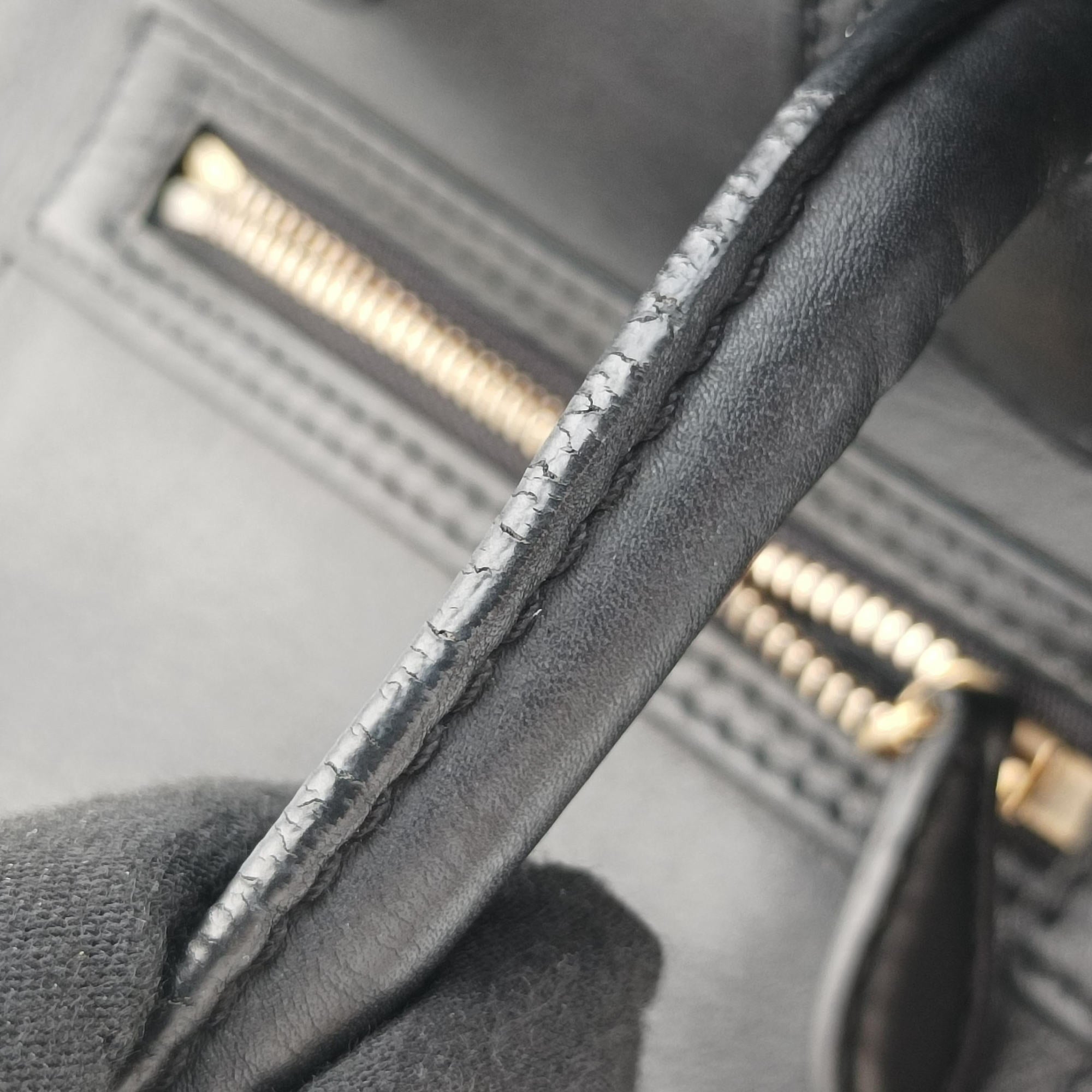 Pre-owned Celine Luggage Micro shopper Black Leather  handbag | stylenewstar