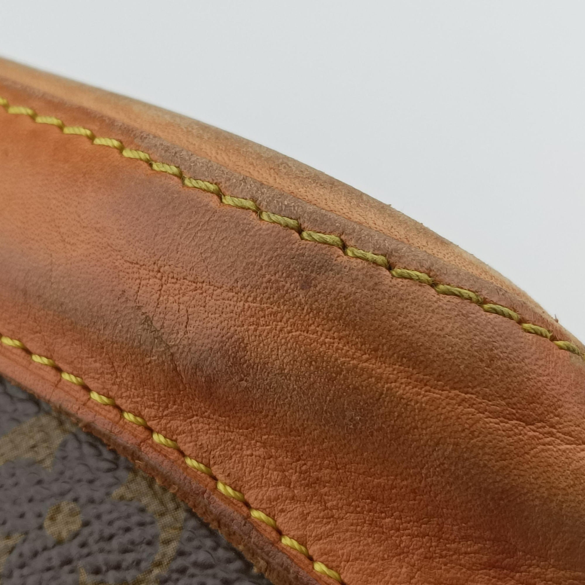 Pre-owned Louis Vuitton LOCKIT Brown Monogram Canvas M40103 handbag | stylenewstar