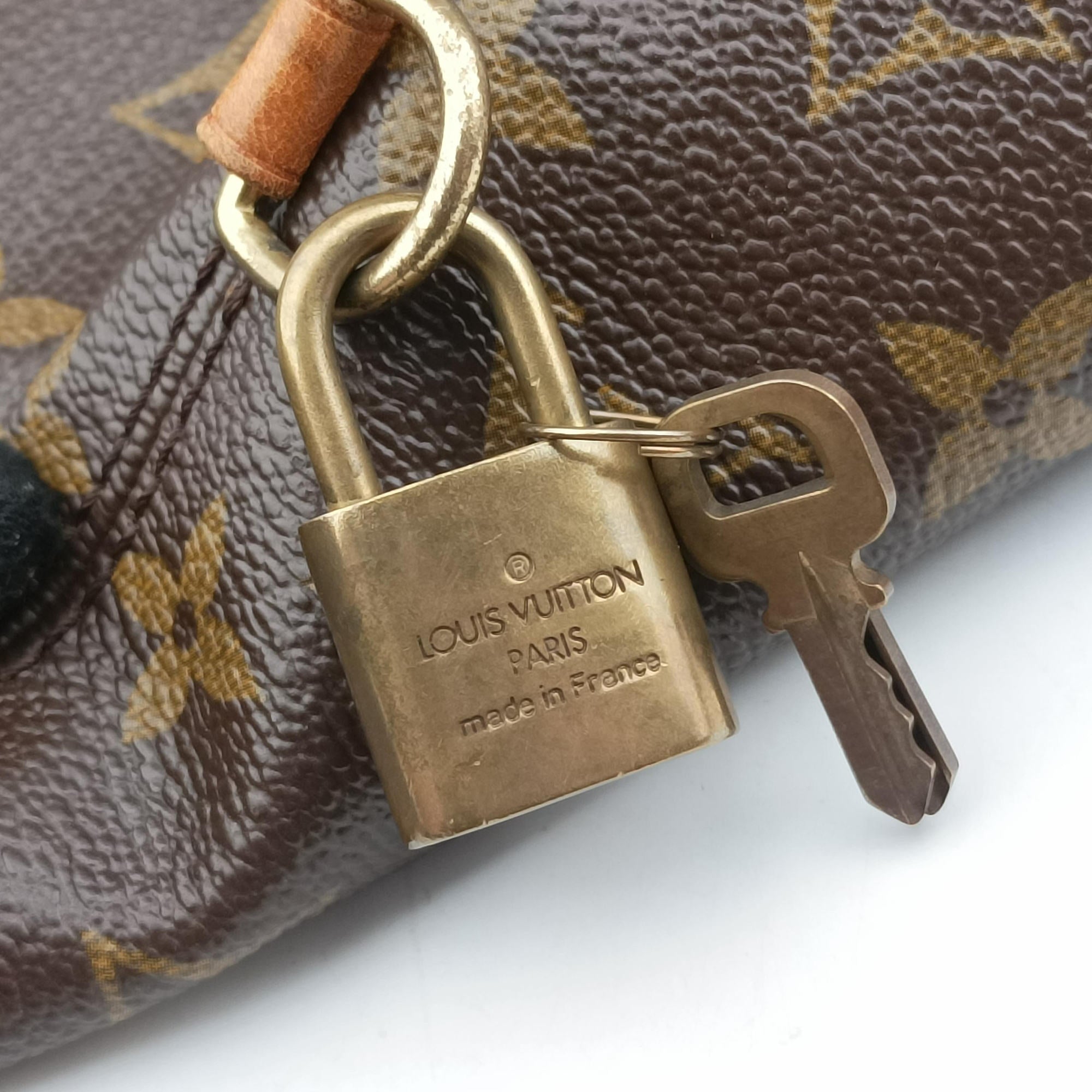 Pre-owned Louis Vuitton LOCKIT Brown Monogram Canvas M40103 handbag | stylenewstar
