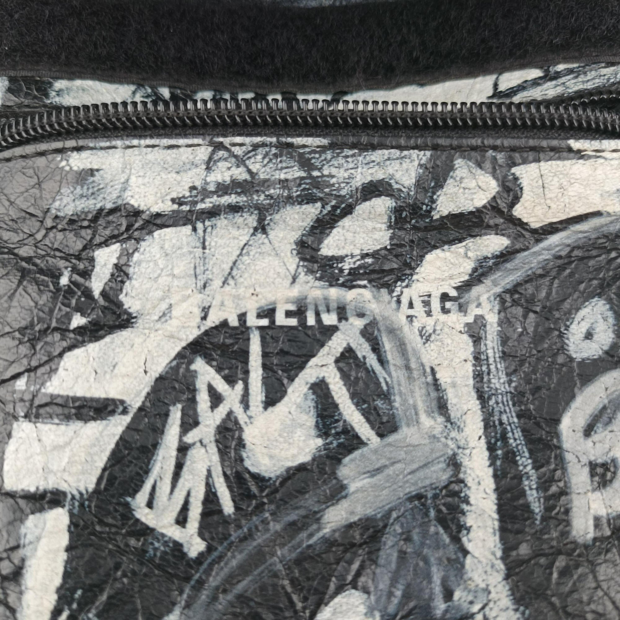 Vintage Balenciaga Explore Black×White Lambskin  shoulderbag | stylenewstar
