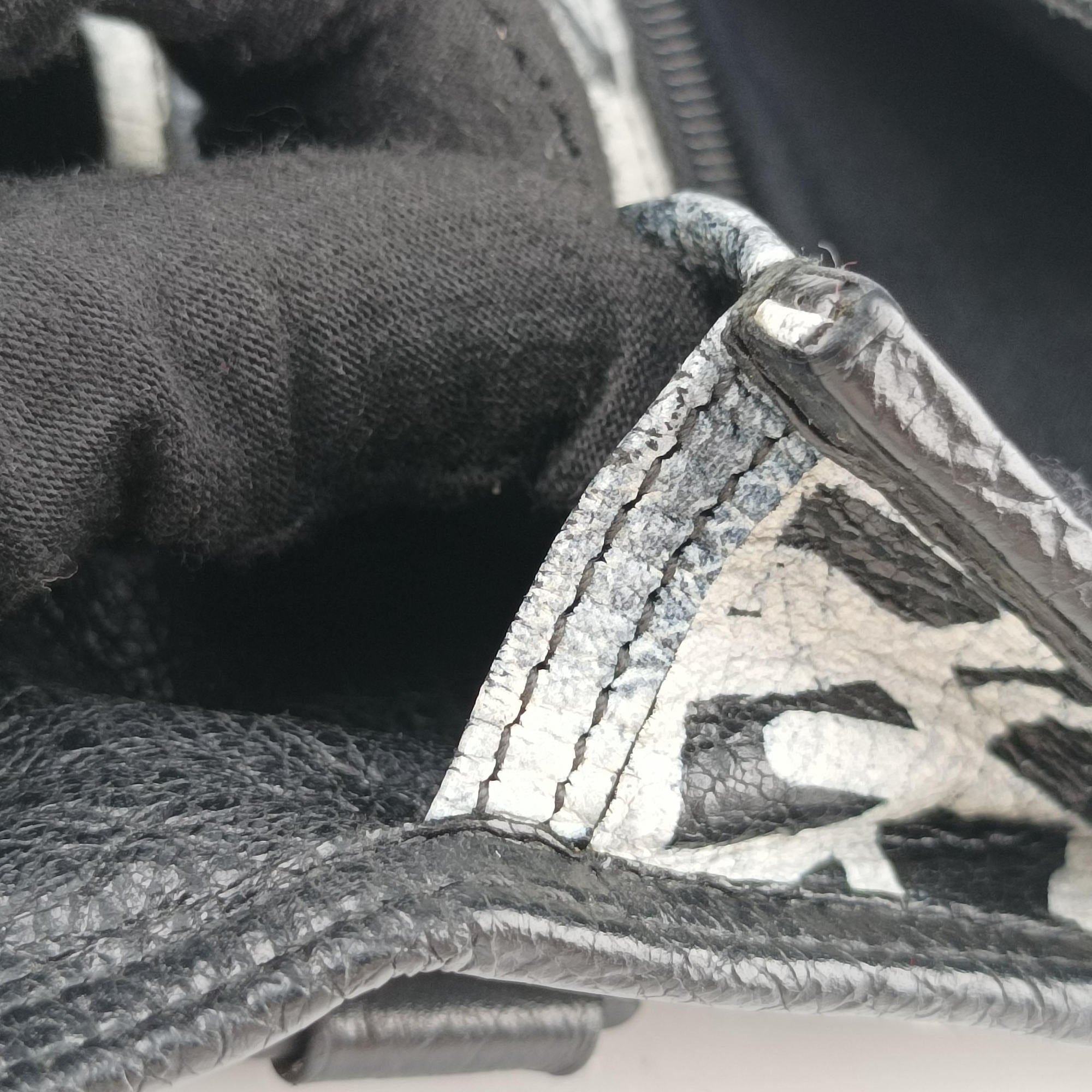 Vintage Balenciaga Explore Black×White Lambskin  shoulderbag | stylenewstar