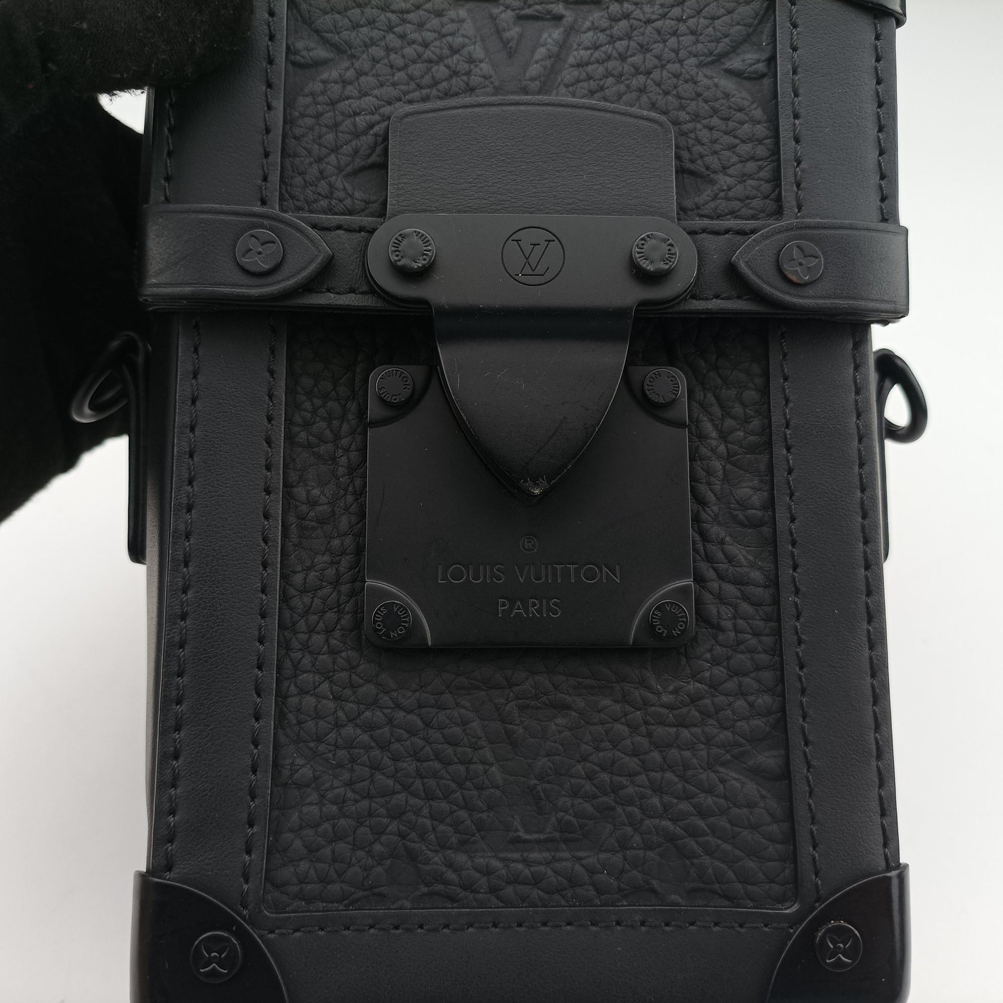 Pre-owned Louis Vuitton Vertical Trunk Noir Monogram Taurillon M82070 shoulderbag | stylenewstar