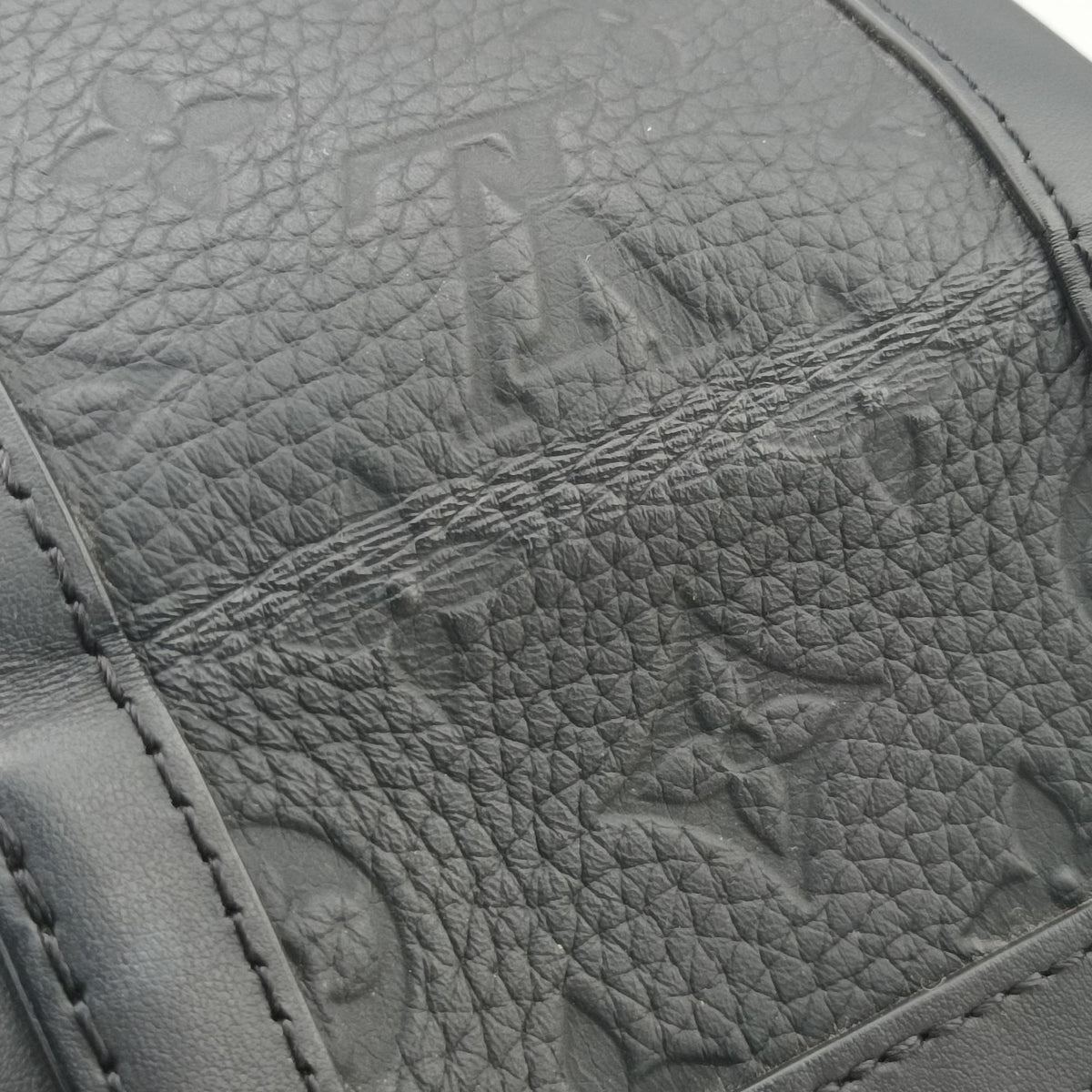 Pre-owned Louis Vuitton Vertical Trunk Noir Monogram Taurillon M82070 shoulderbag | stylenewstar