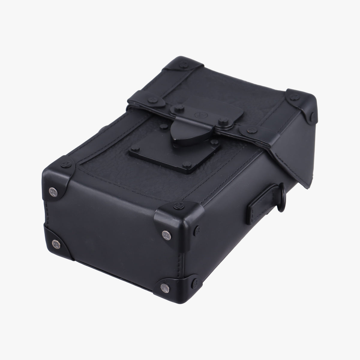 Pre-owned Louis Vuitton Vertical Trunk Noir Monogram Taurillon M82070 shoulderbag | stylenewstar