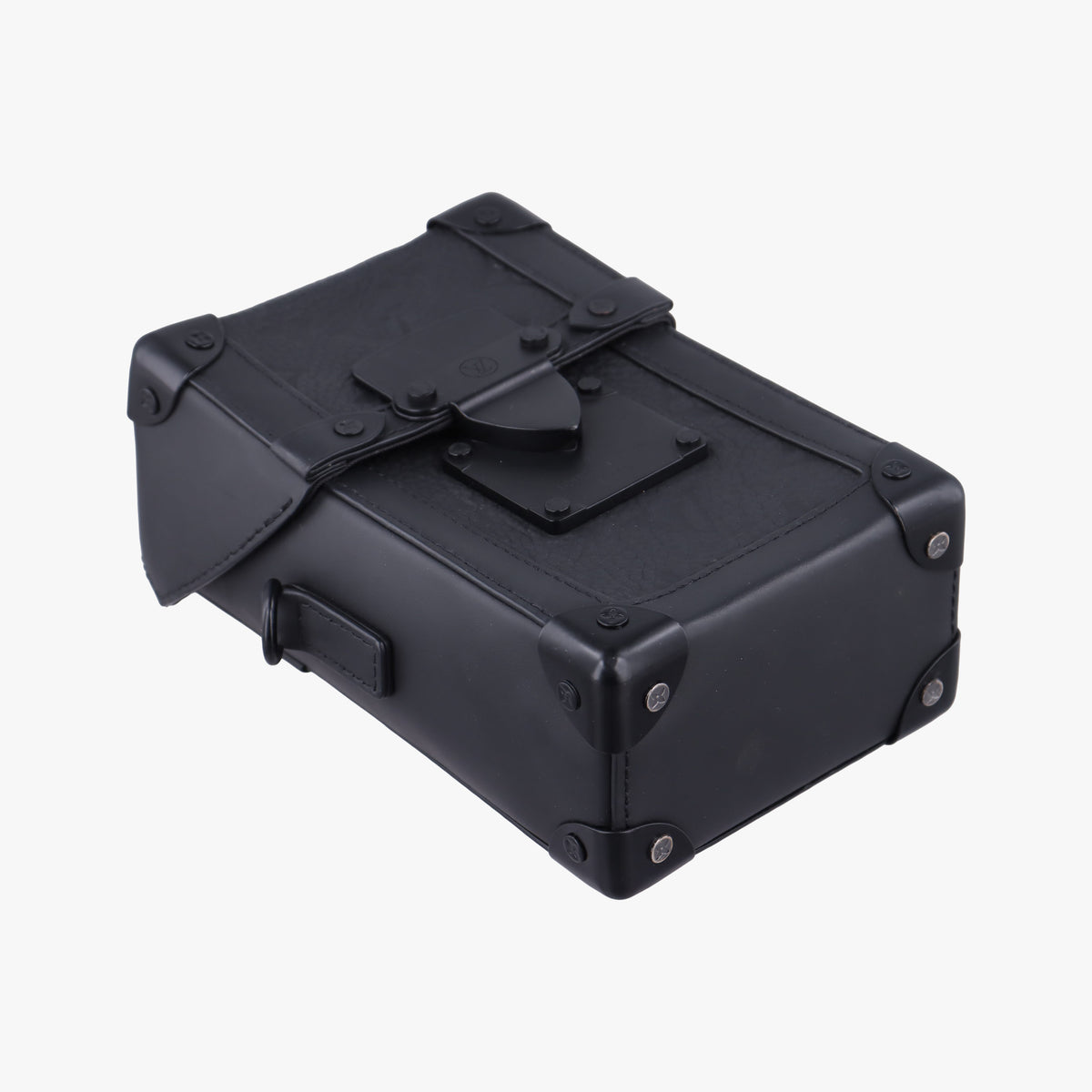 Pre-owned Louis Vuitton Vertical Trunk Noir Monogram Taurillon M82070 shoulderbag | stylenewstar