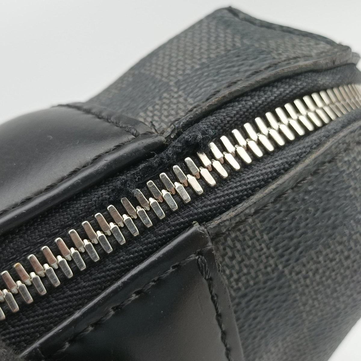 Pre-owned Louis Vuitton Porte-Documents Jour NM Noir Damier Graphite N48260 shoulderbag | stylenewstar